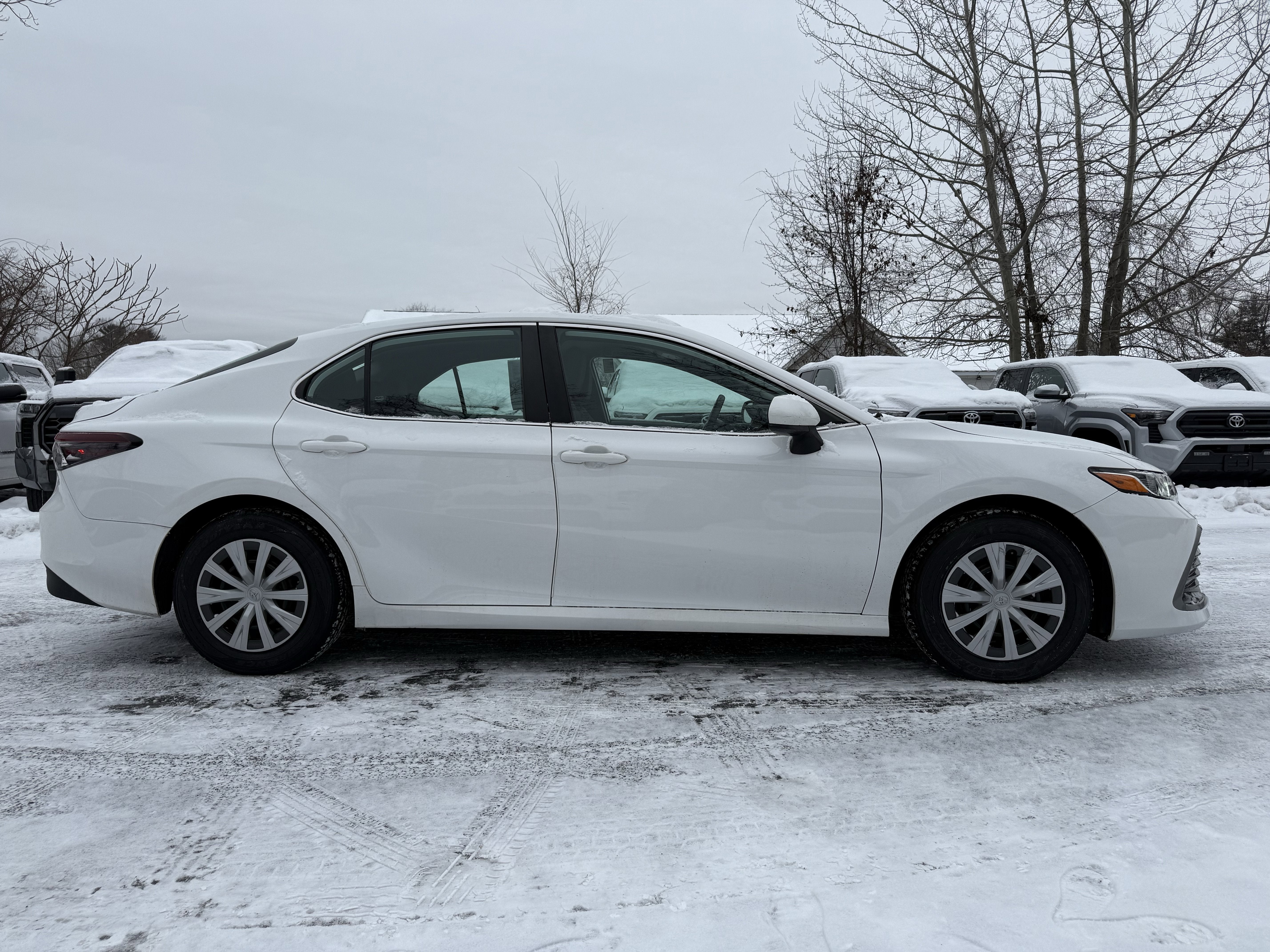 2022 Toyota Camry Hybrid LE