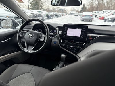 2022 Toyota Camry Hybrid LE