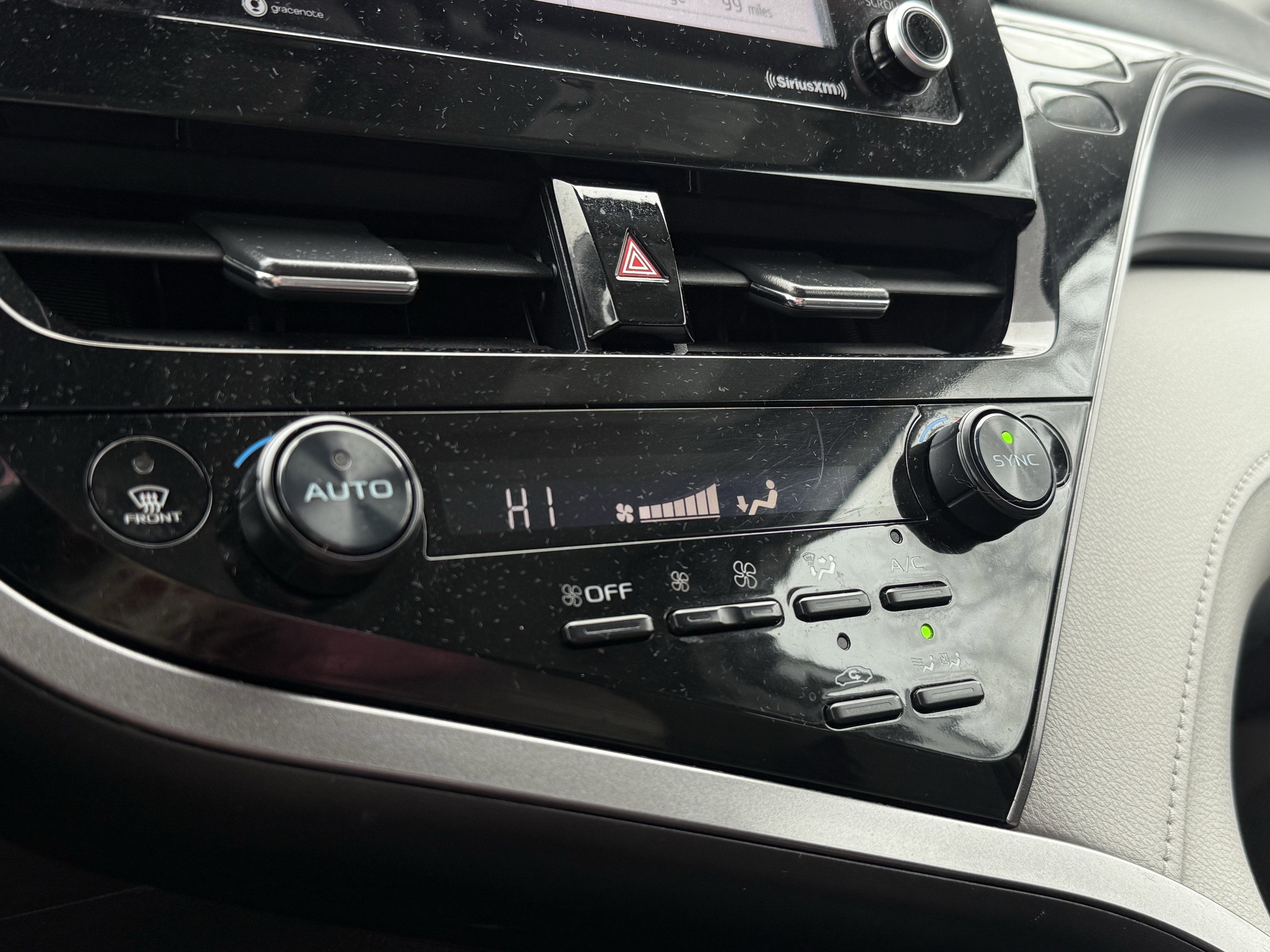 2022 Toyota Camry Hybrid LE