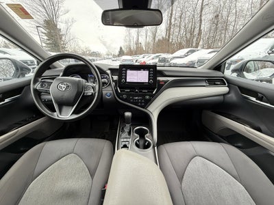 2022 Toyota Camry Hybrid LE