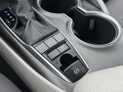 2022 Toyota Camry Hybrid LE