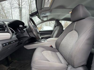 2022 Toyota Camry Hybrid LE