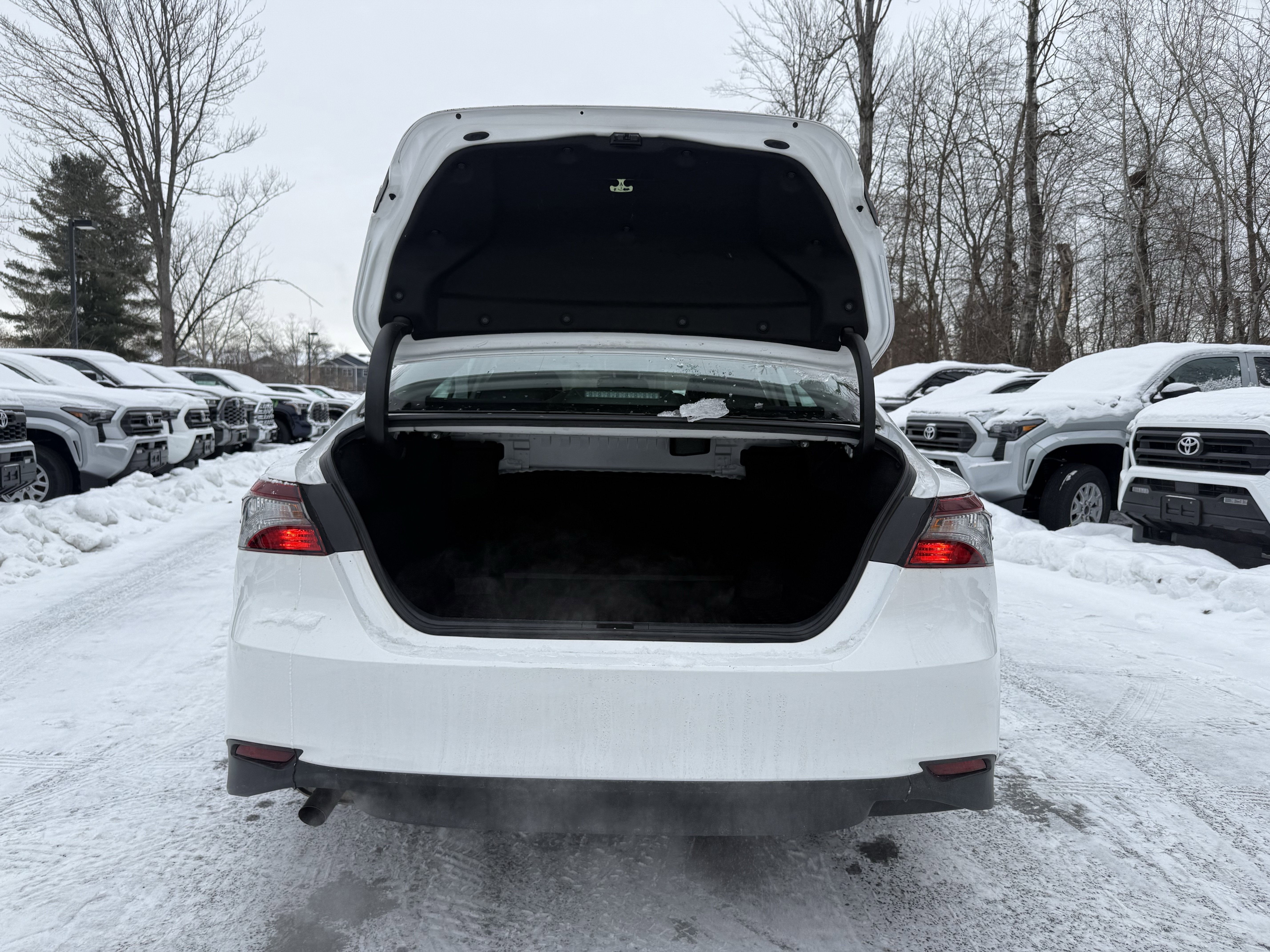 2022 Toyota Camry Hybrid LE