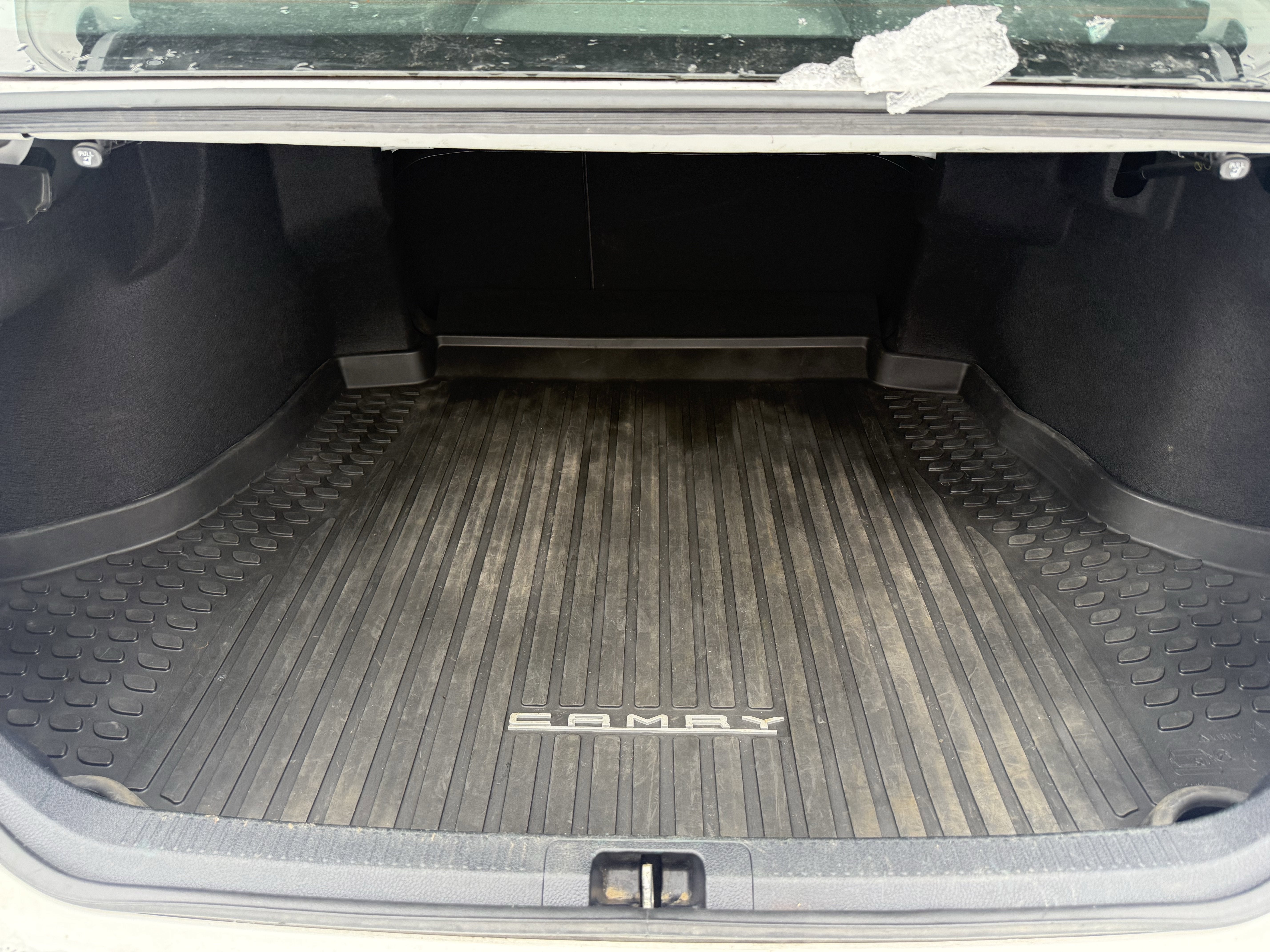 2022 Toyota Camry Hybrid LE