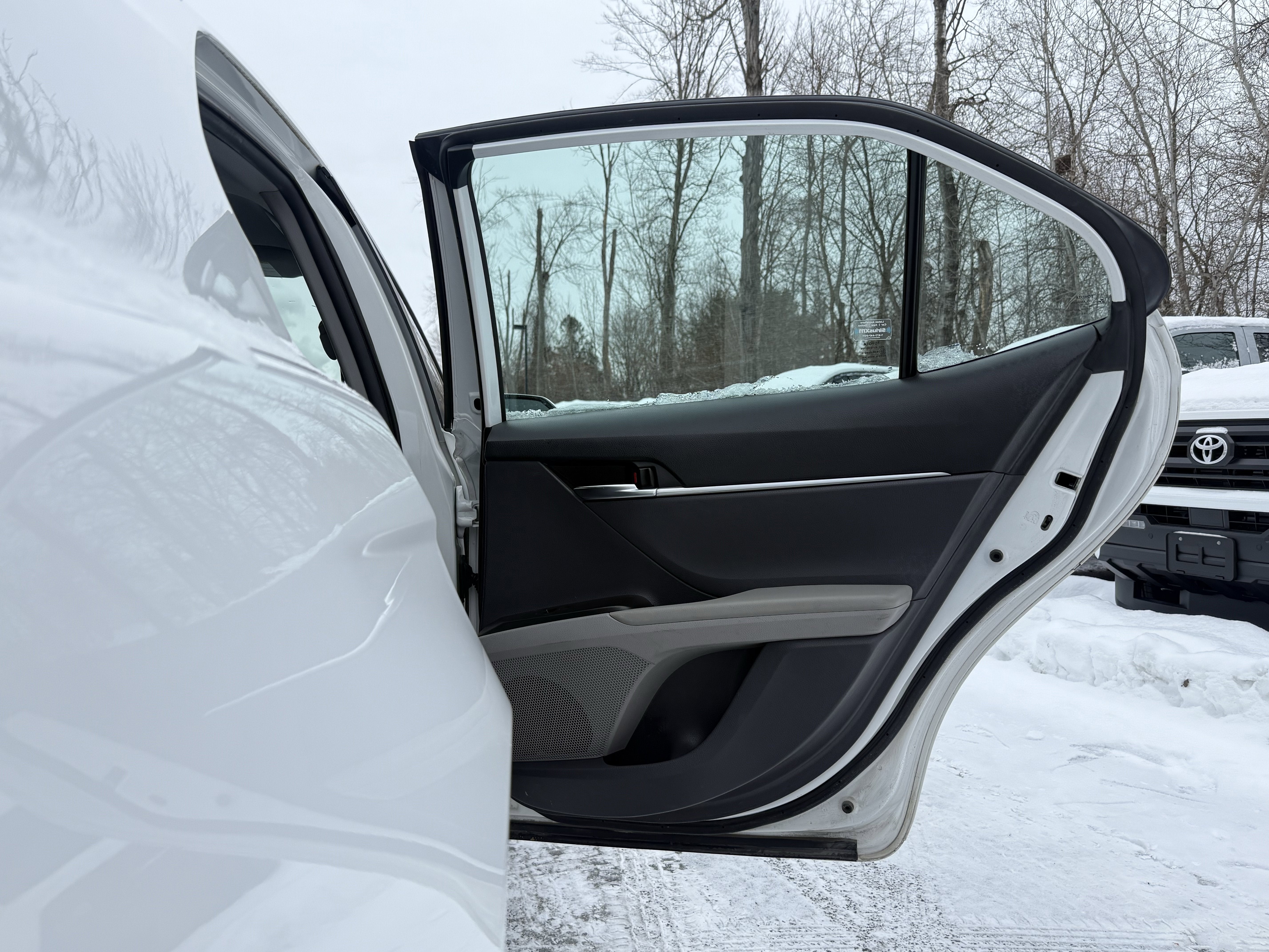 2022 Toyota Camry Hybrid LE