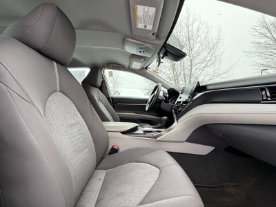 2022 Toyota Camry Hybrid LE