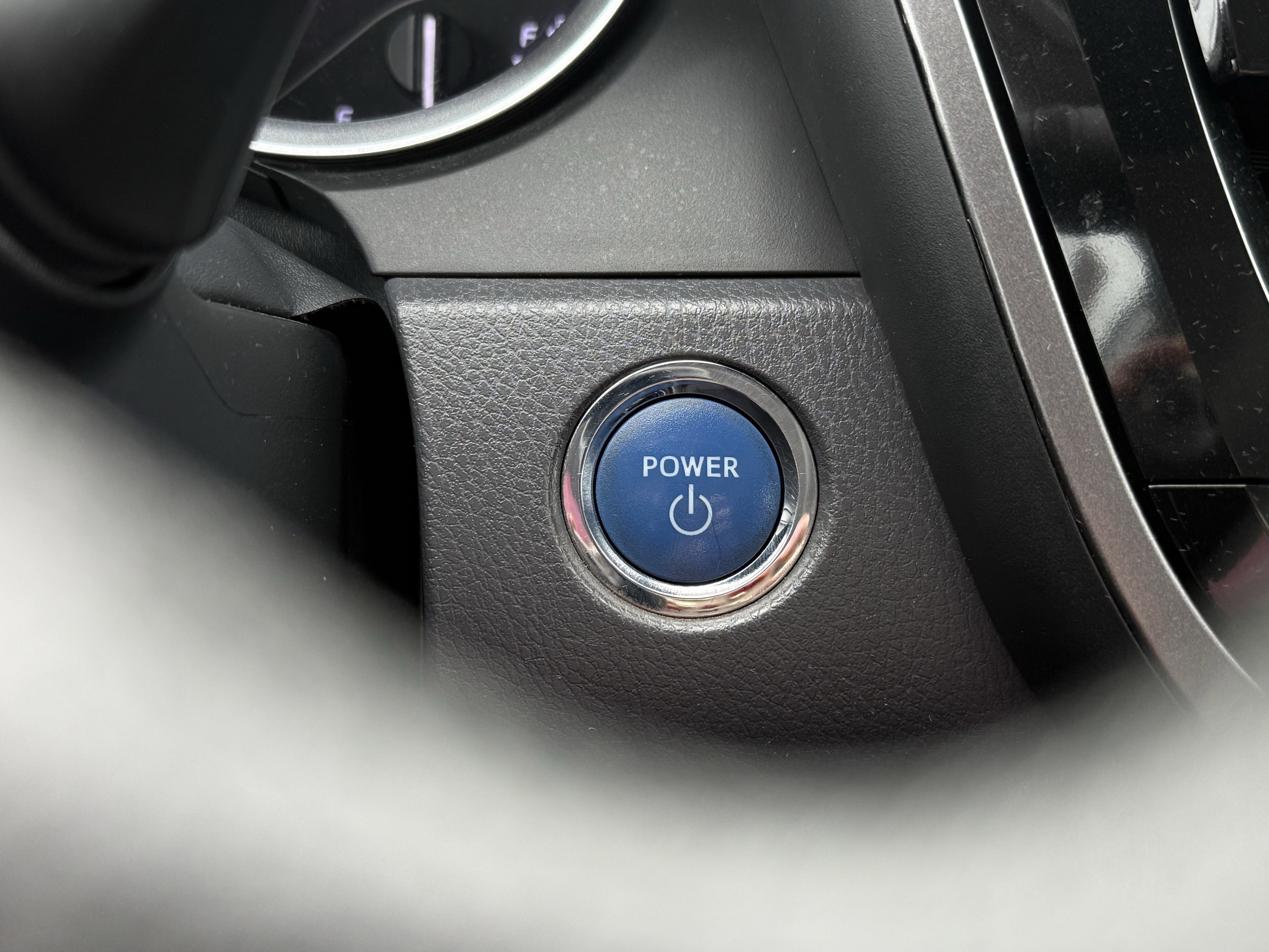 2022 Toyota Camry Hybrid LE