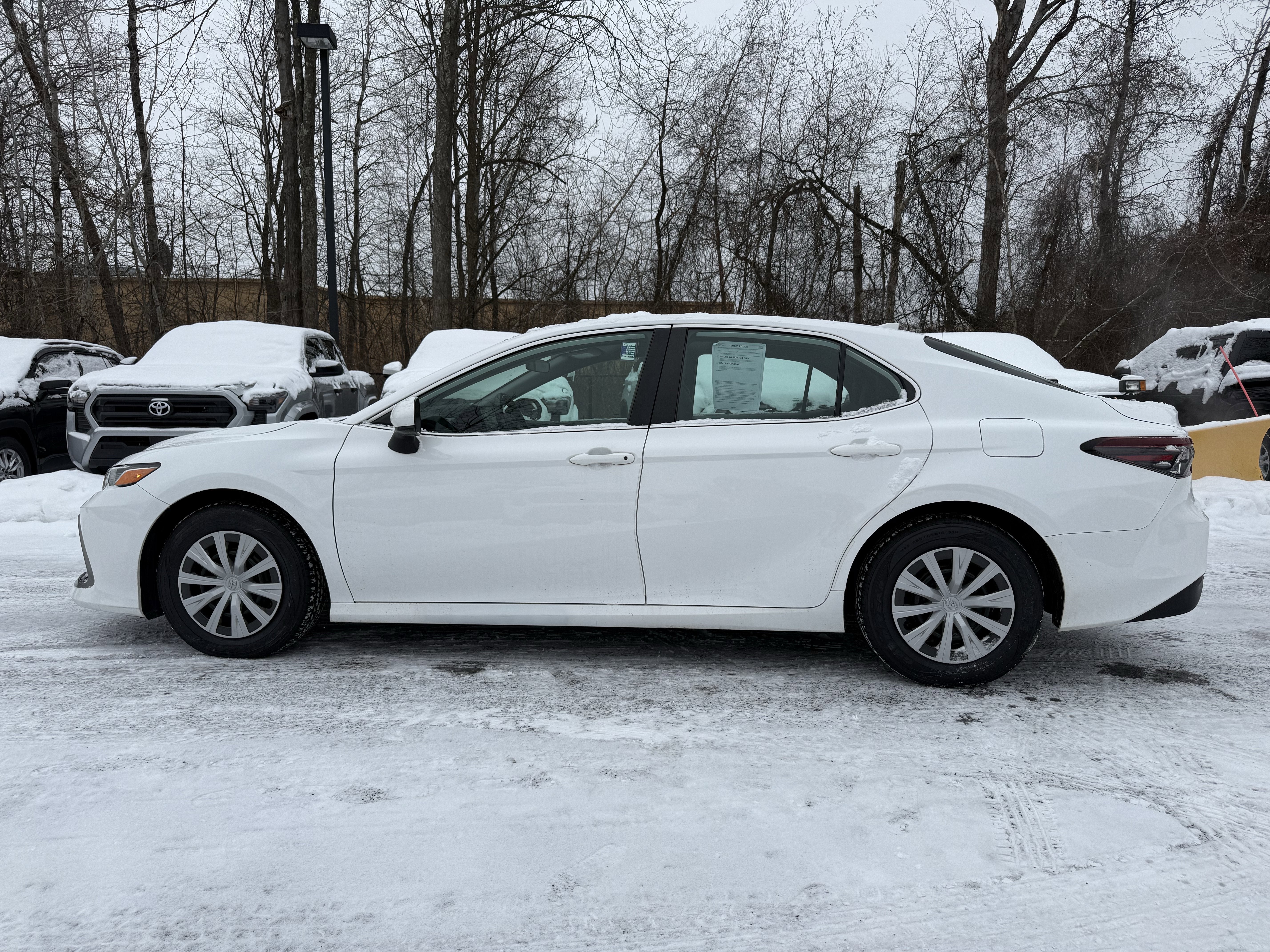 2022 Toyota Camry Hybrid LE