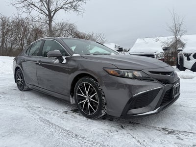 2022 Toyota Camry Hybrid SE