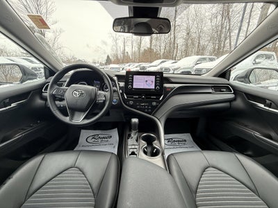 2022 Toyota Camry Hybrid SE