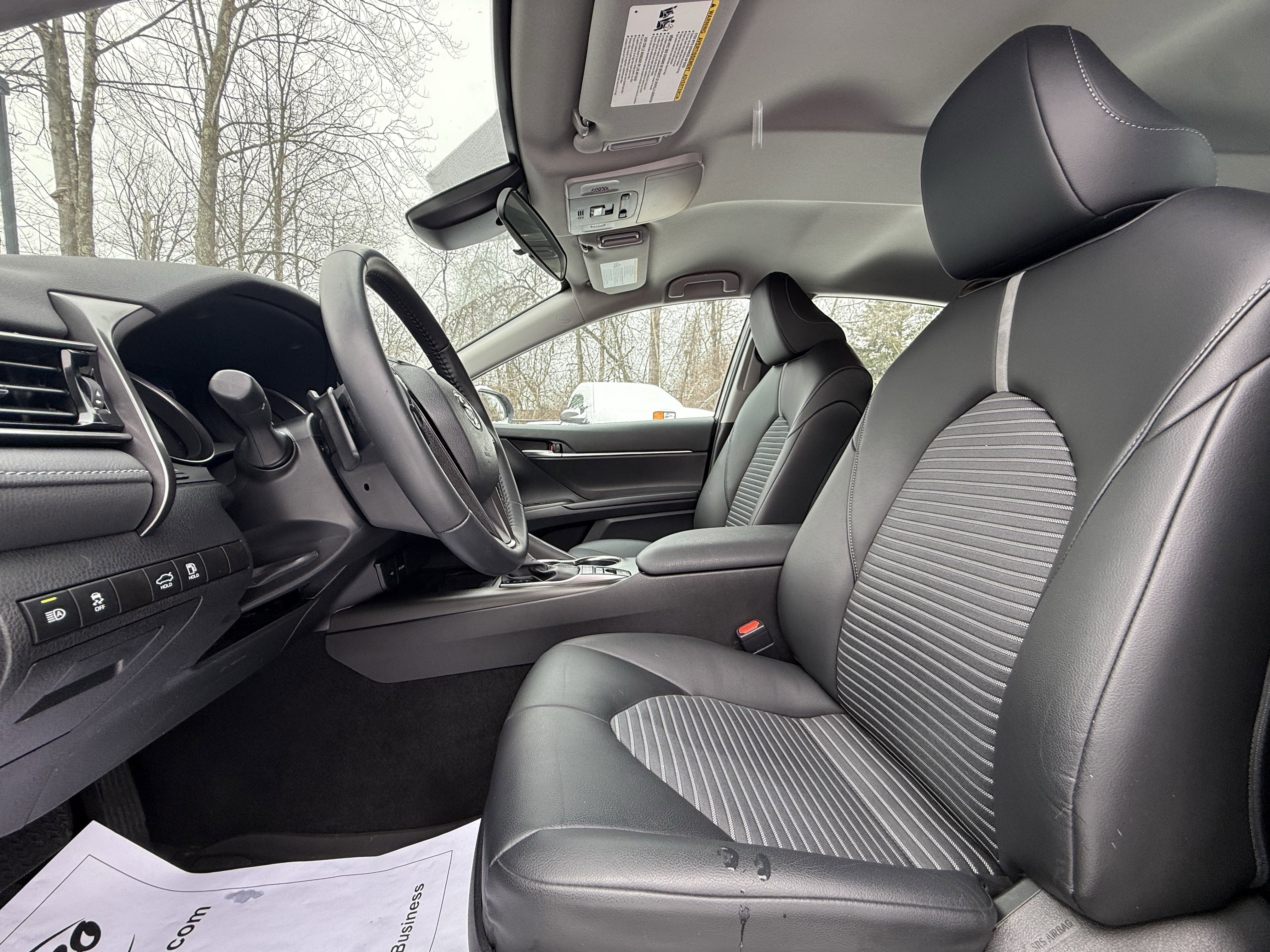 2022 Toyota Camry Hybrid SE