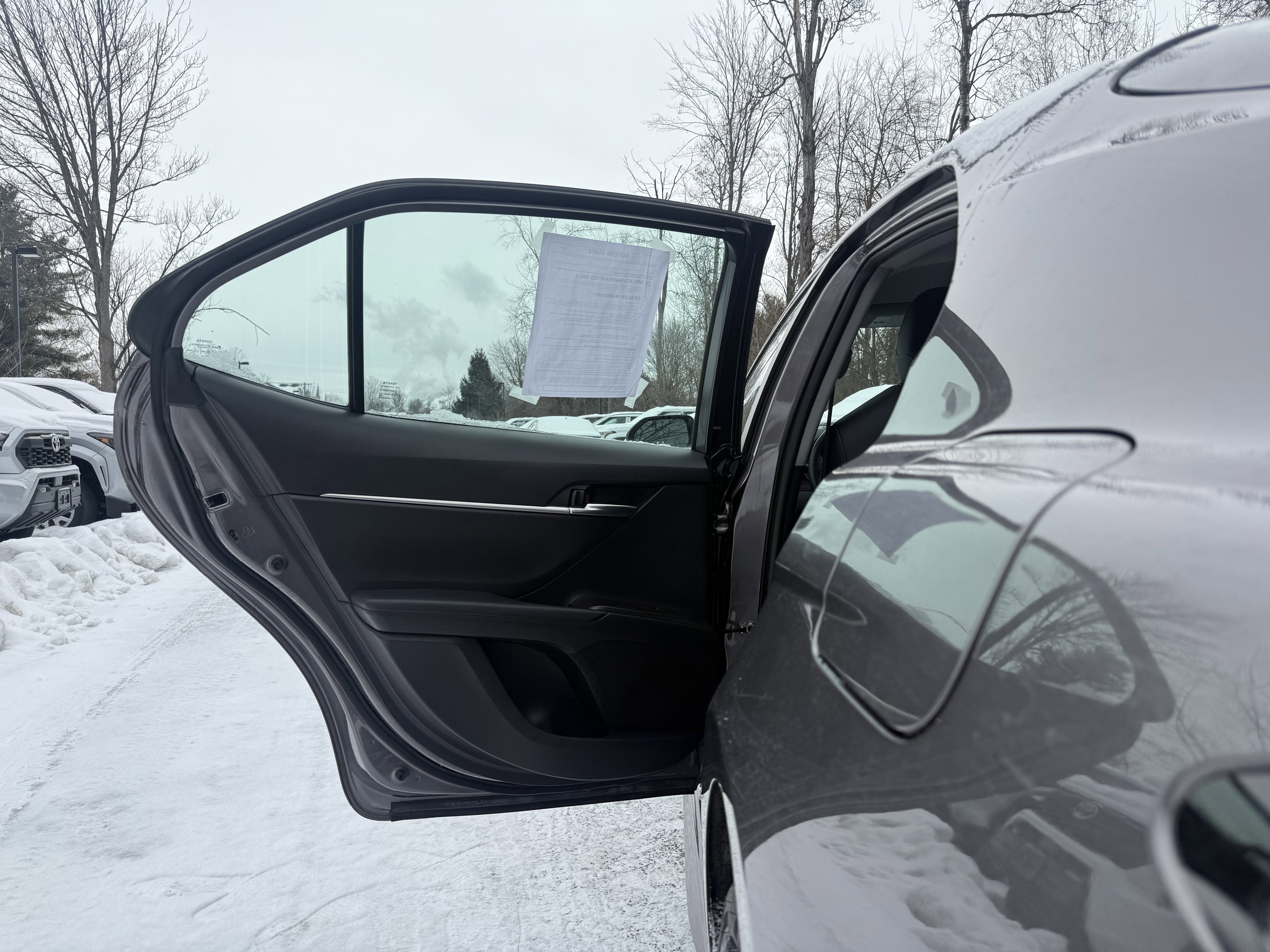 2022 Toyota Camry Hybrid SE