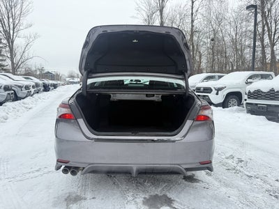 2022 Toyota Camry Hybrid SE