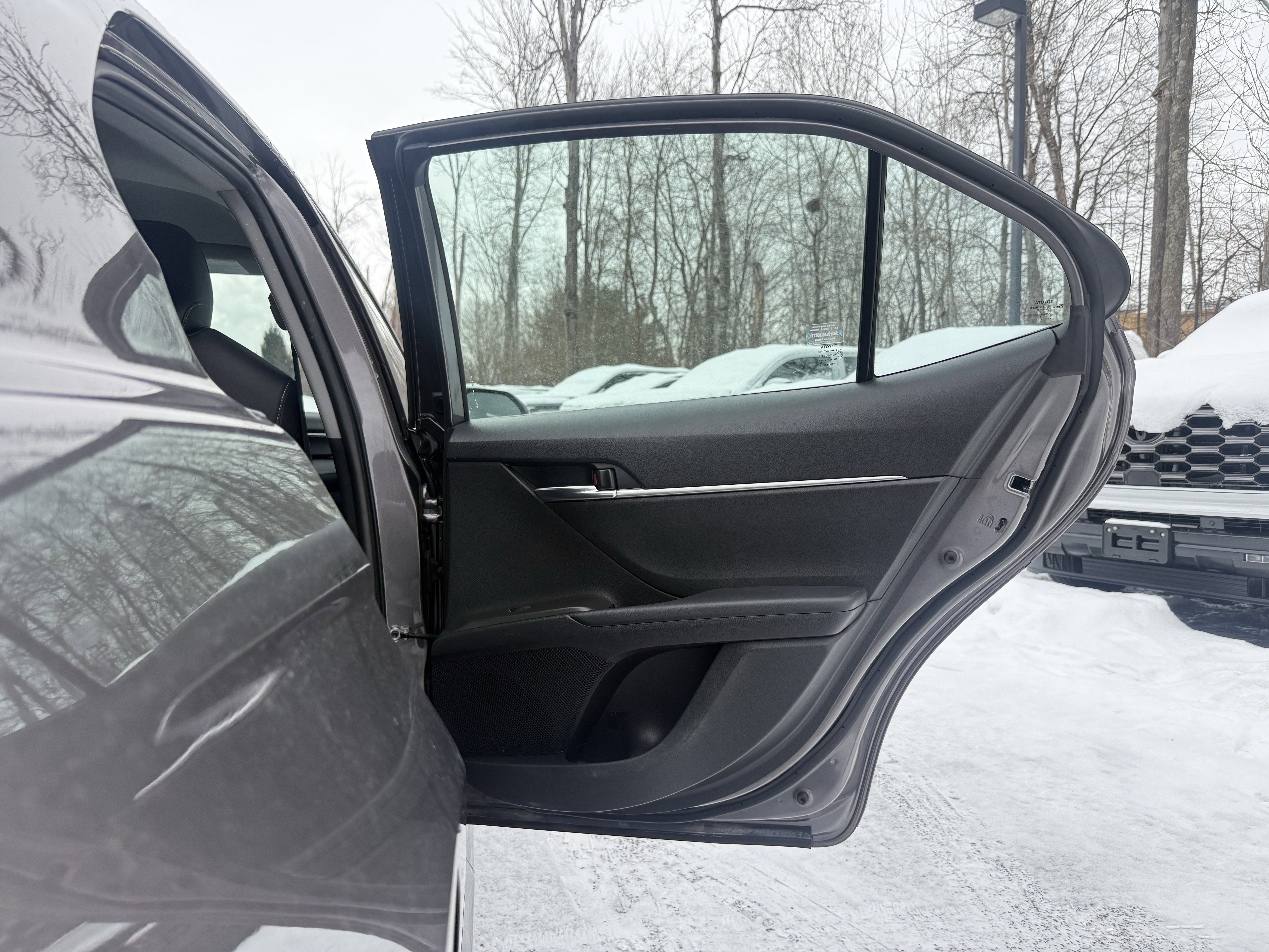 2022 Toyota Camry Hybrid SE