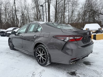 2022 Toyota Camry Hybrid SE