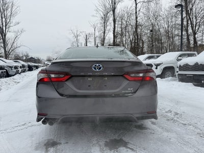 2022 Toyota Camry Hybrid SE