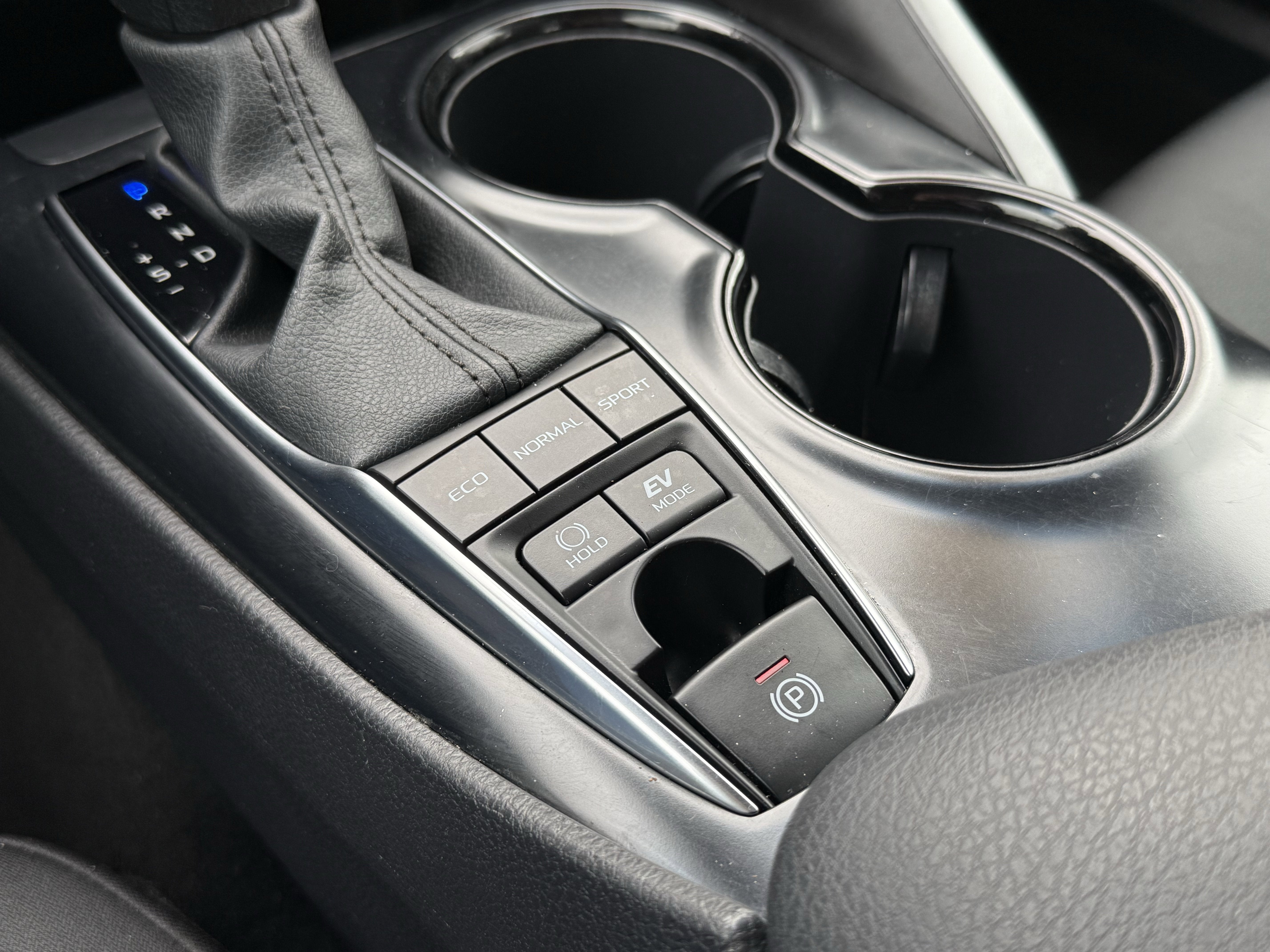 2020 Toyota Camry Hybrid LE