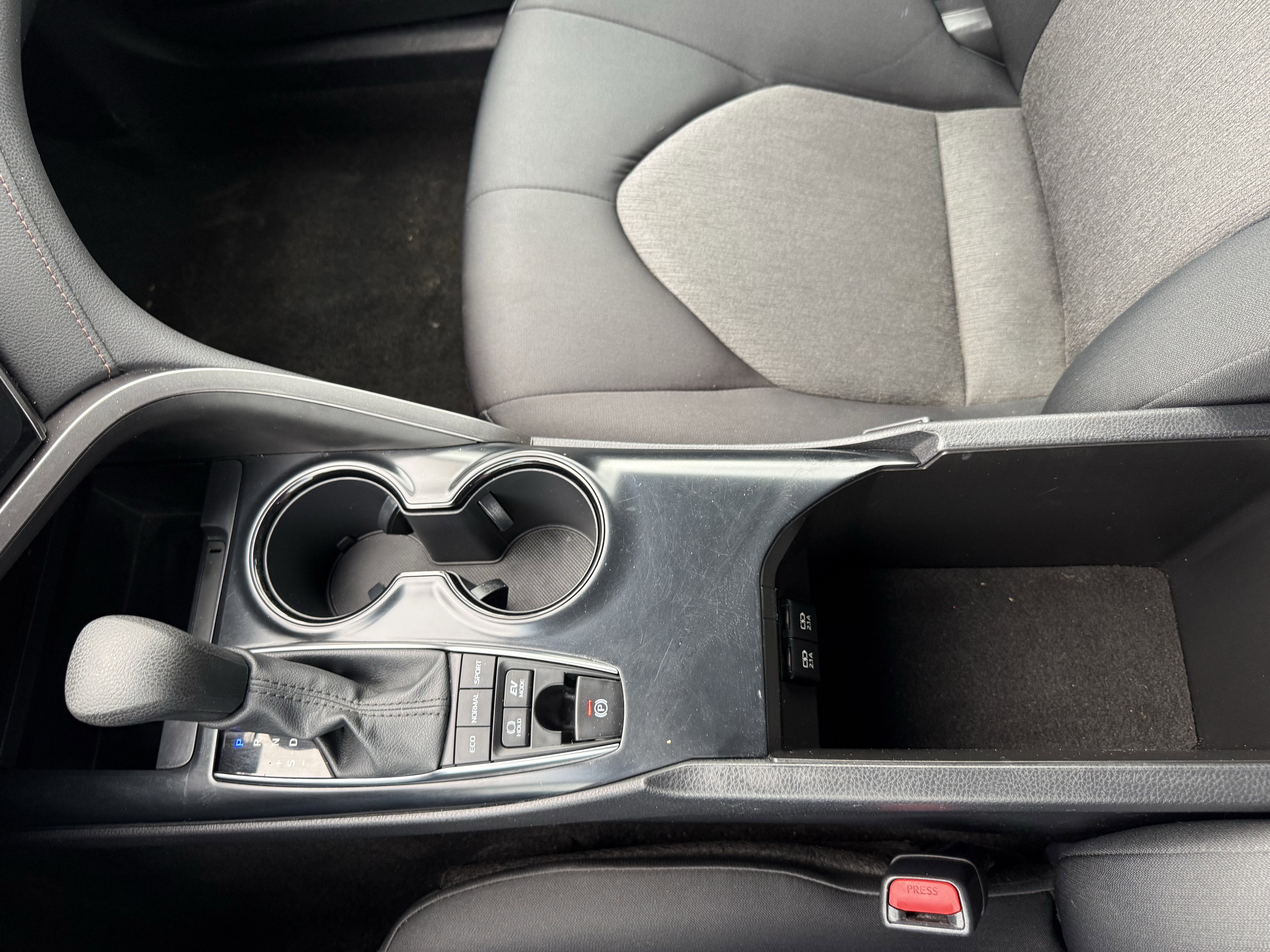 2020 Toyota Camry Hybrid LE