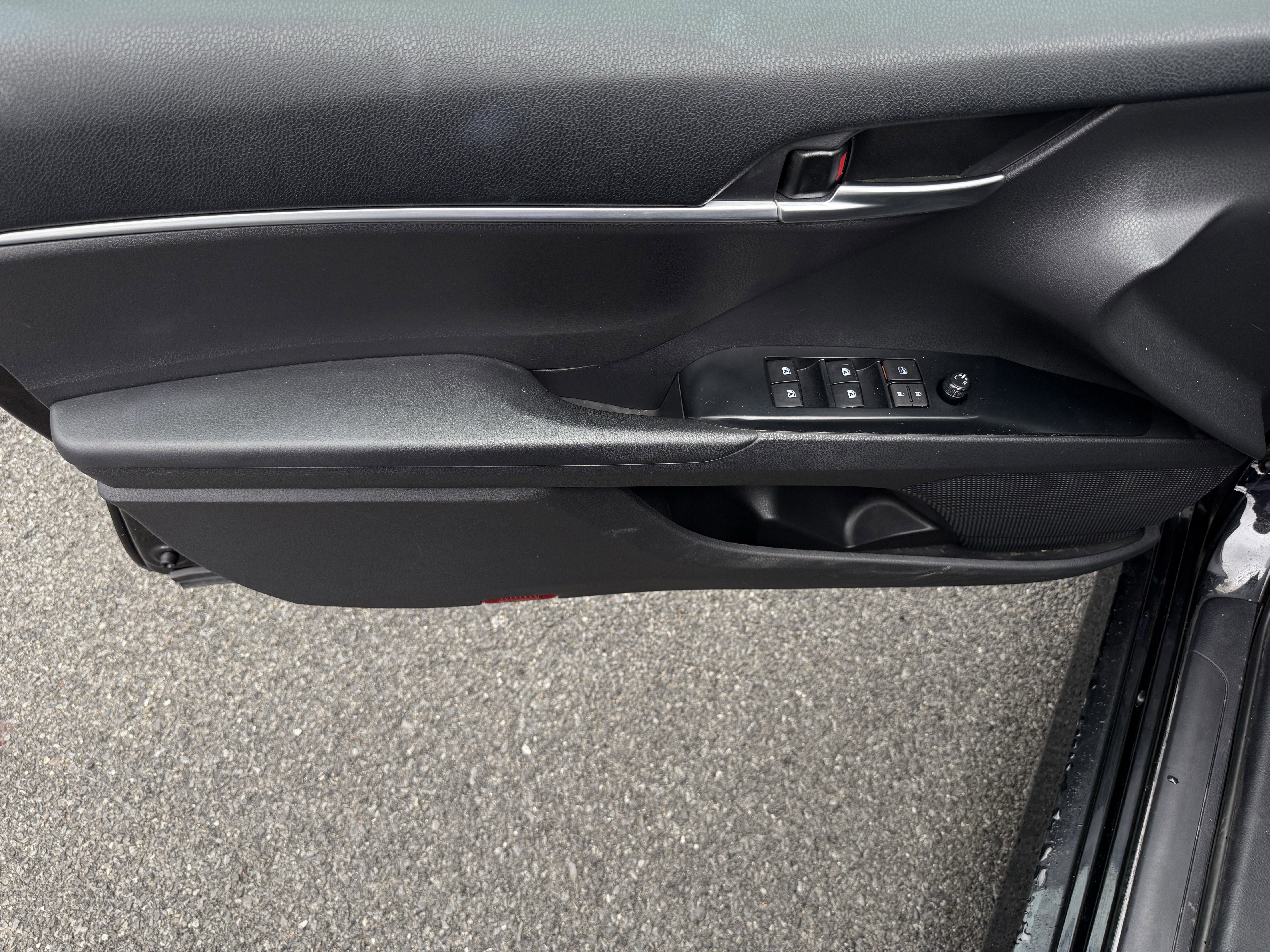 2020 Toyota Camry Hybrid LE