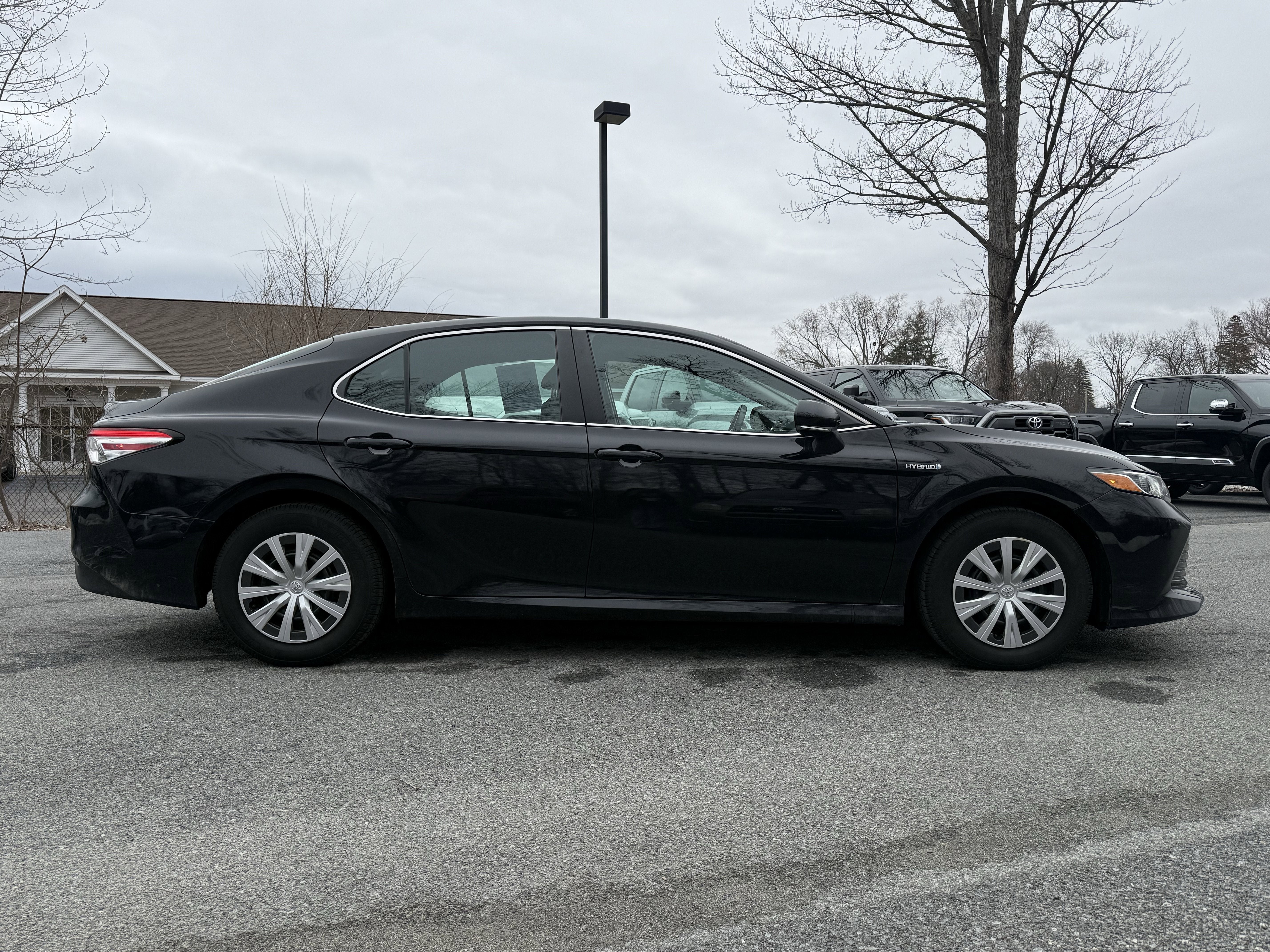 2020 Toyota Camry Hybrid LE