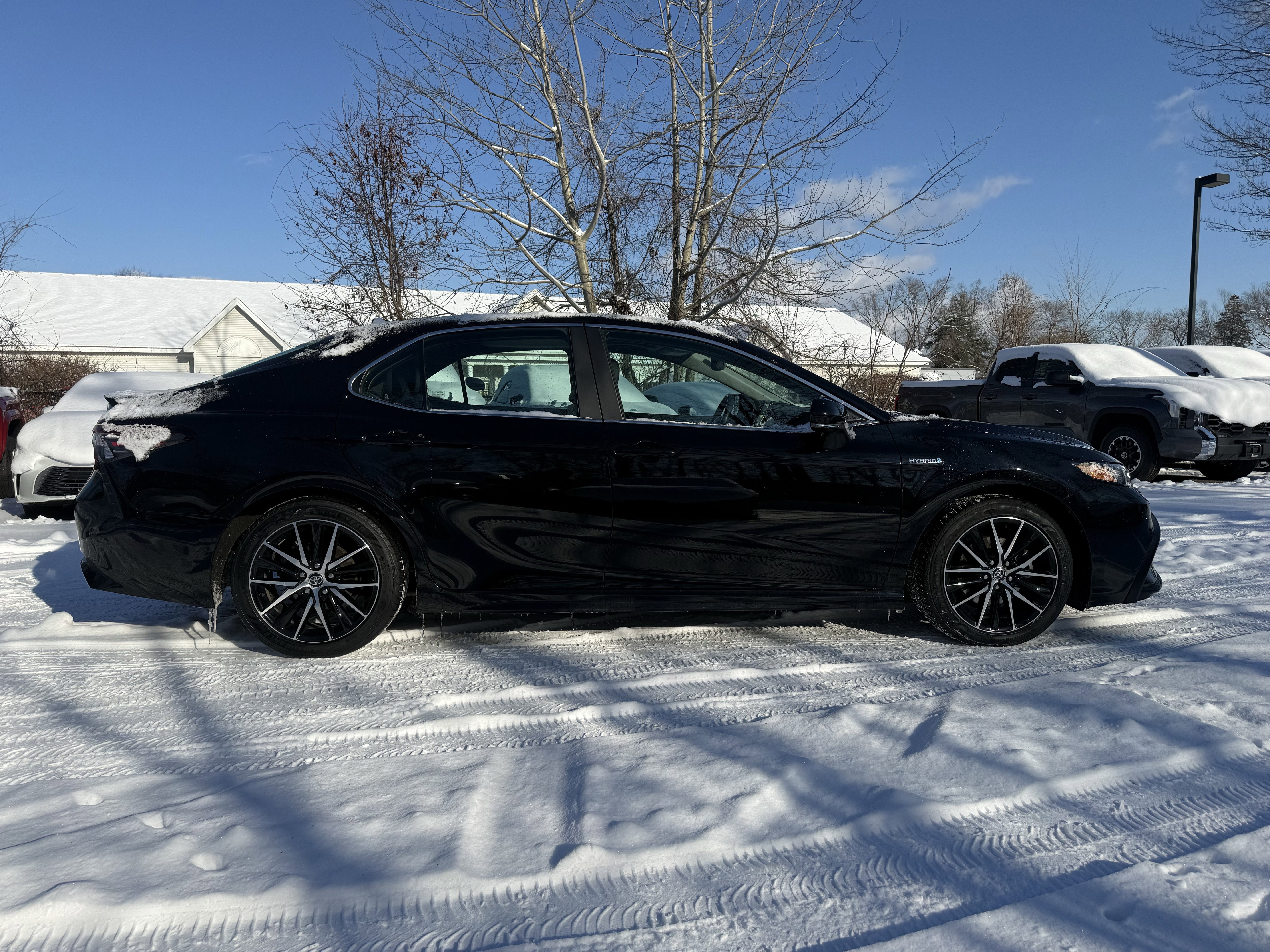 2021 Toyota Camry Hybrid SE