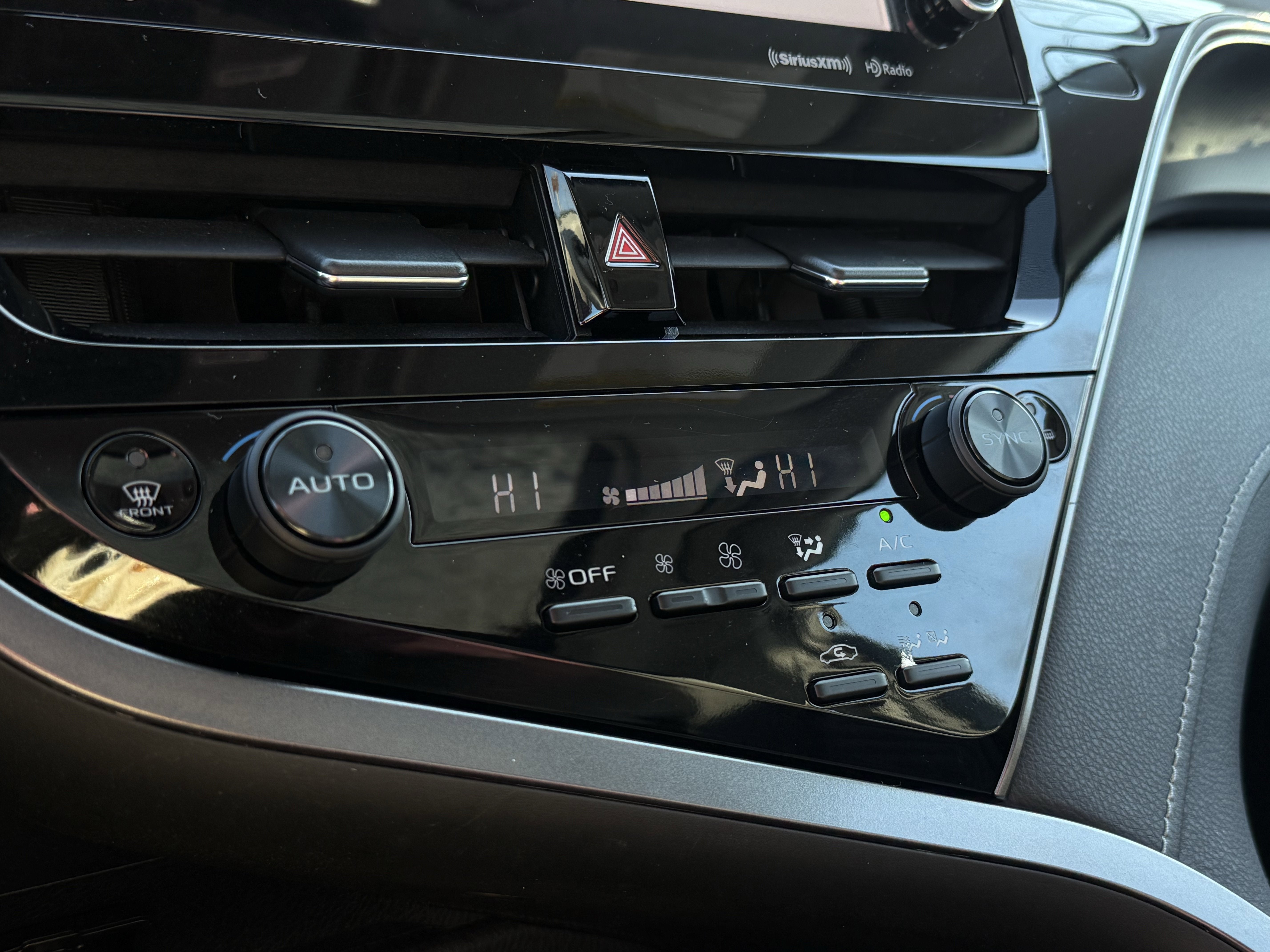 2021 Toyota Camry Hybrid SE