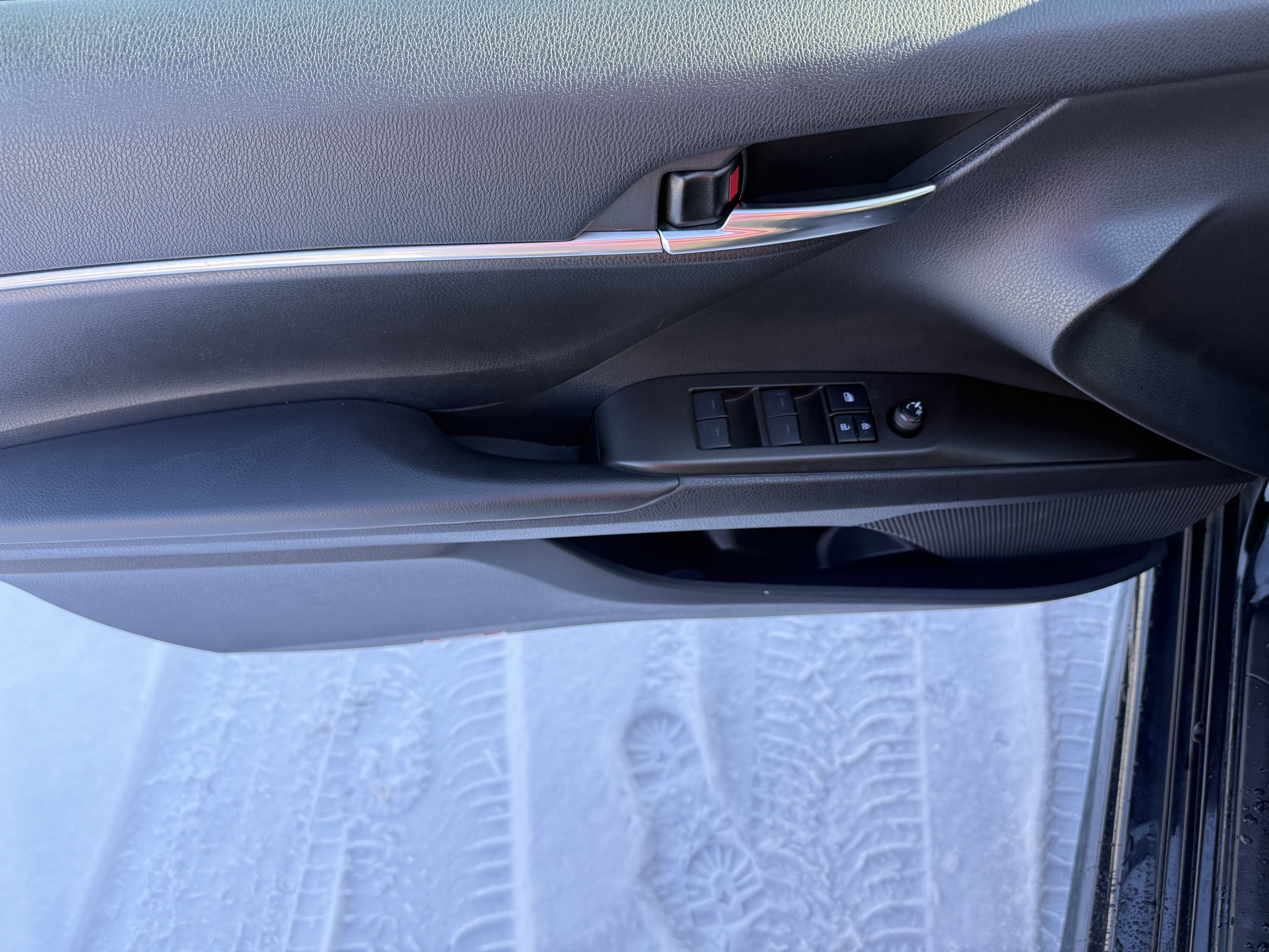 2021 Toyota Camry Hybrid SE