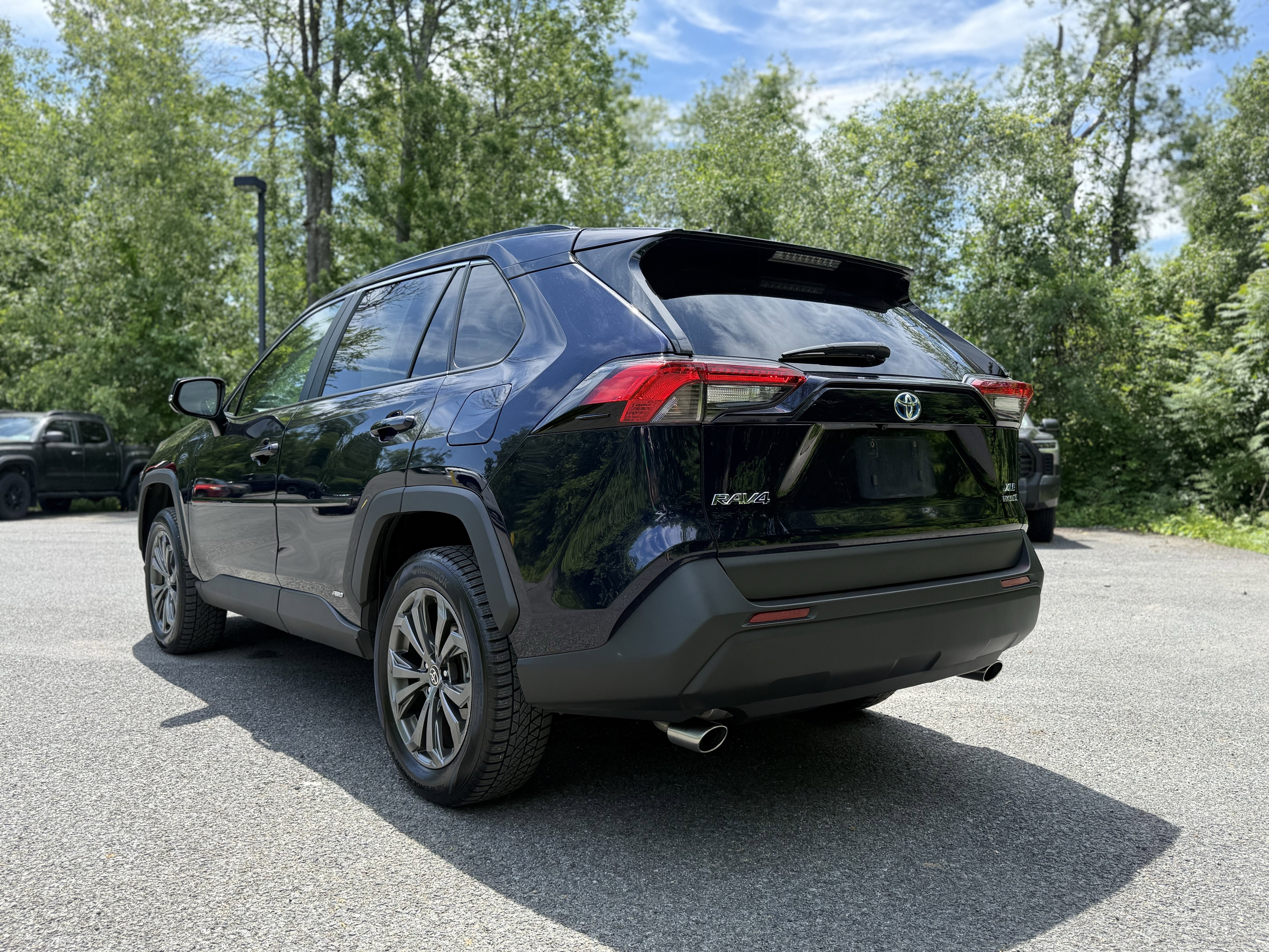 2022 Toyota RAV4 Hybrid XLE Premium