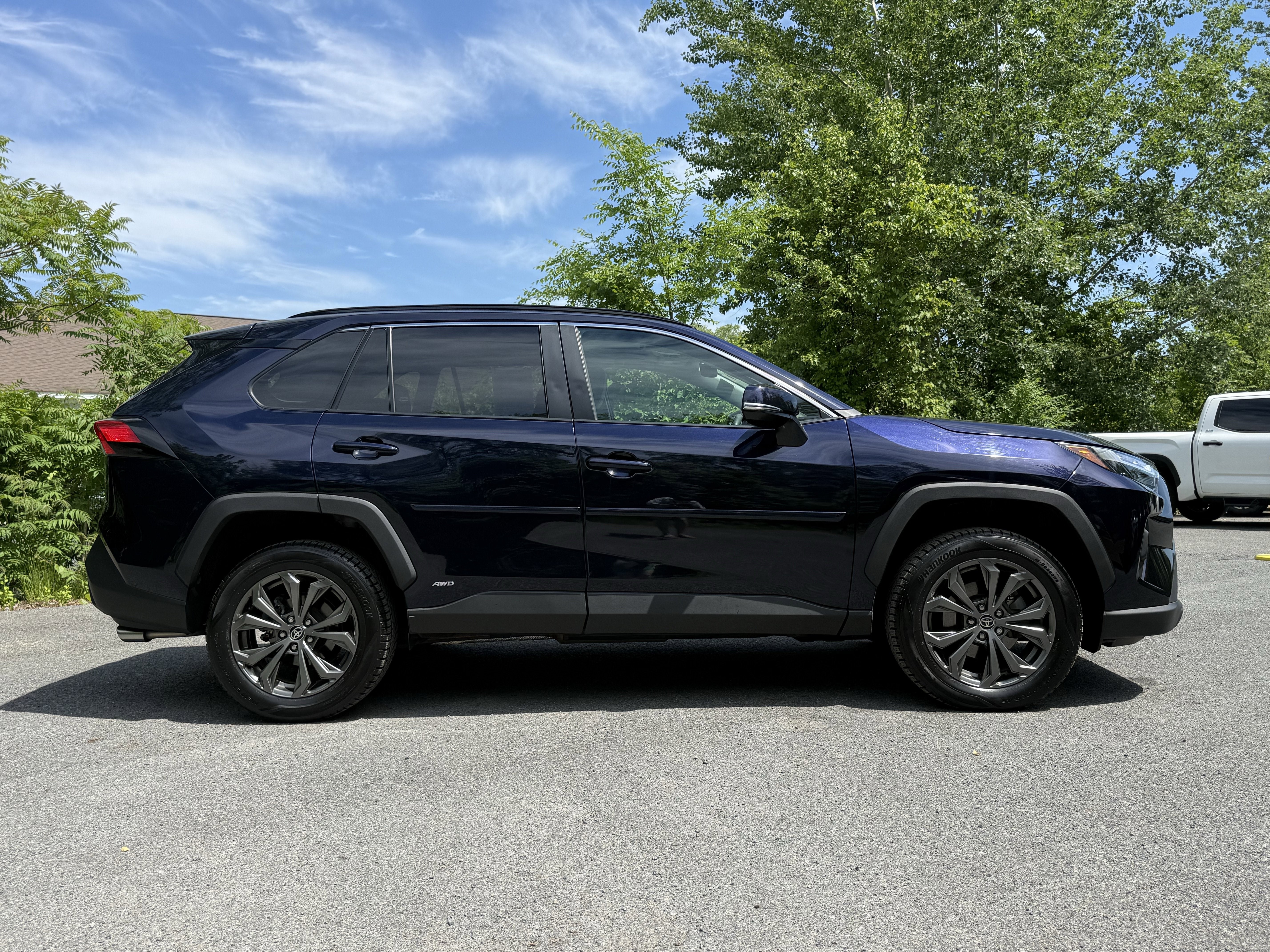 2022 Toyota RAV4 Hybrid XLE Premium
