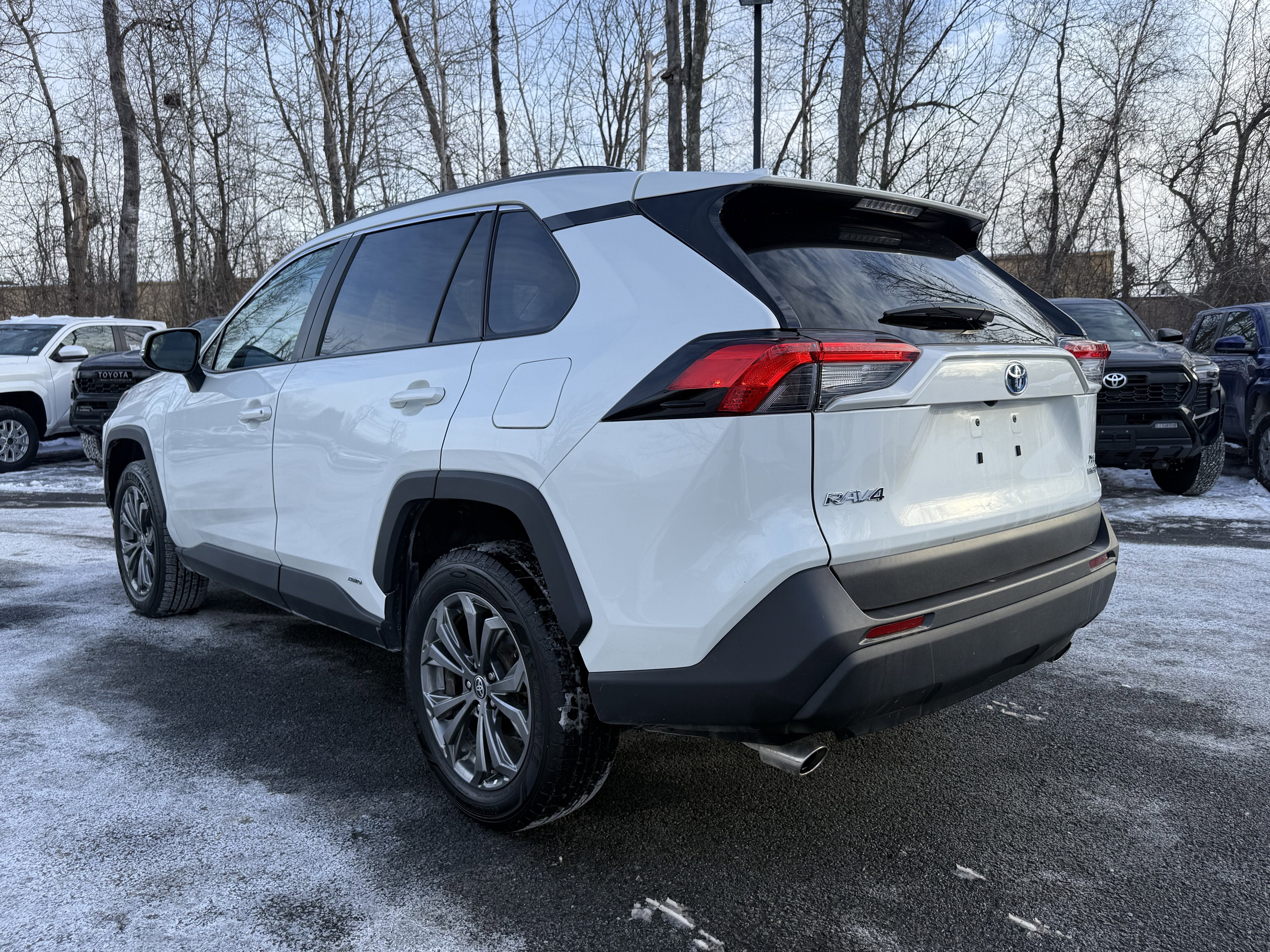 2022 Toyota RAV4 Hybrid XLE Premium