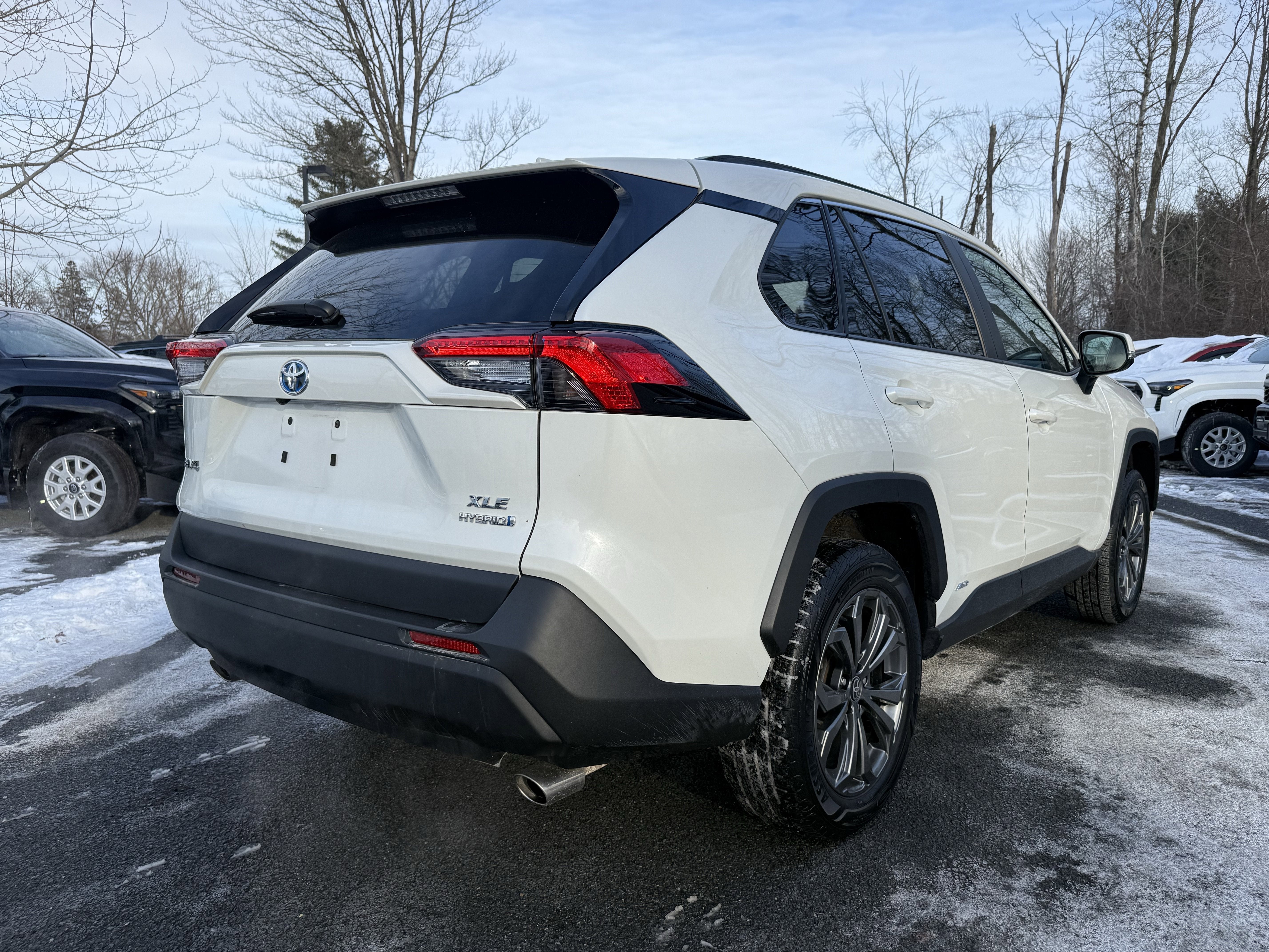 2022 Toyota RAV4 Hybrid XLE Premium