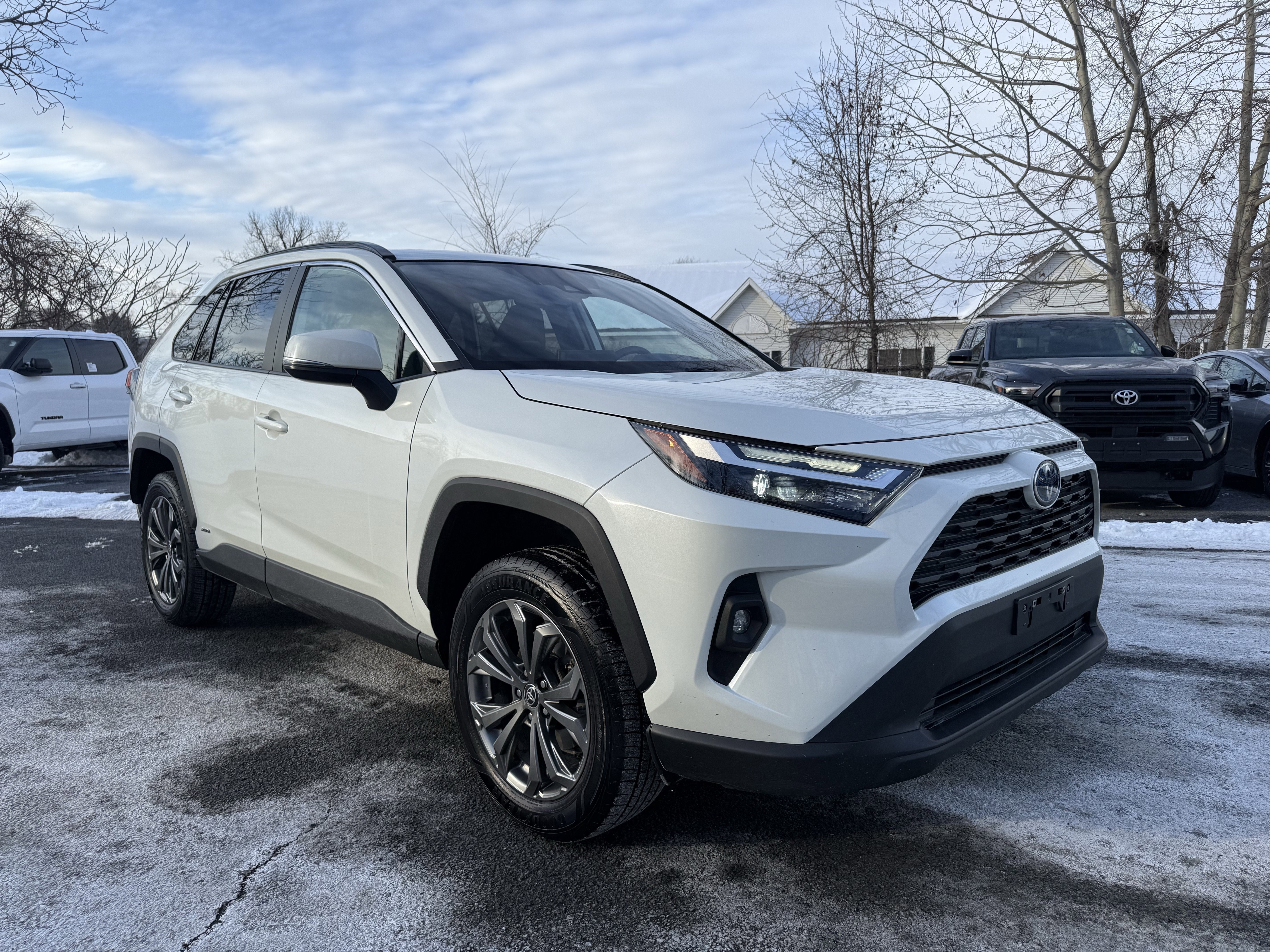 2022 Toyota RAV4 Hybrid XLE Premium