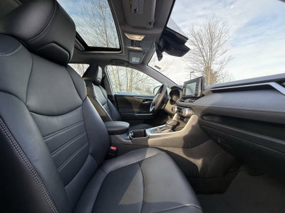 2022 Toyota RAV4 Hybrid XLE Premium