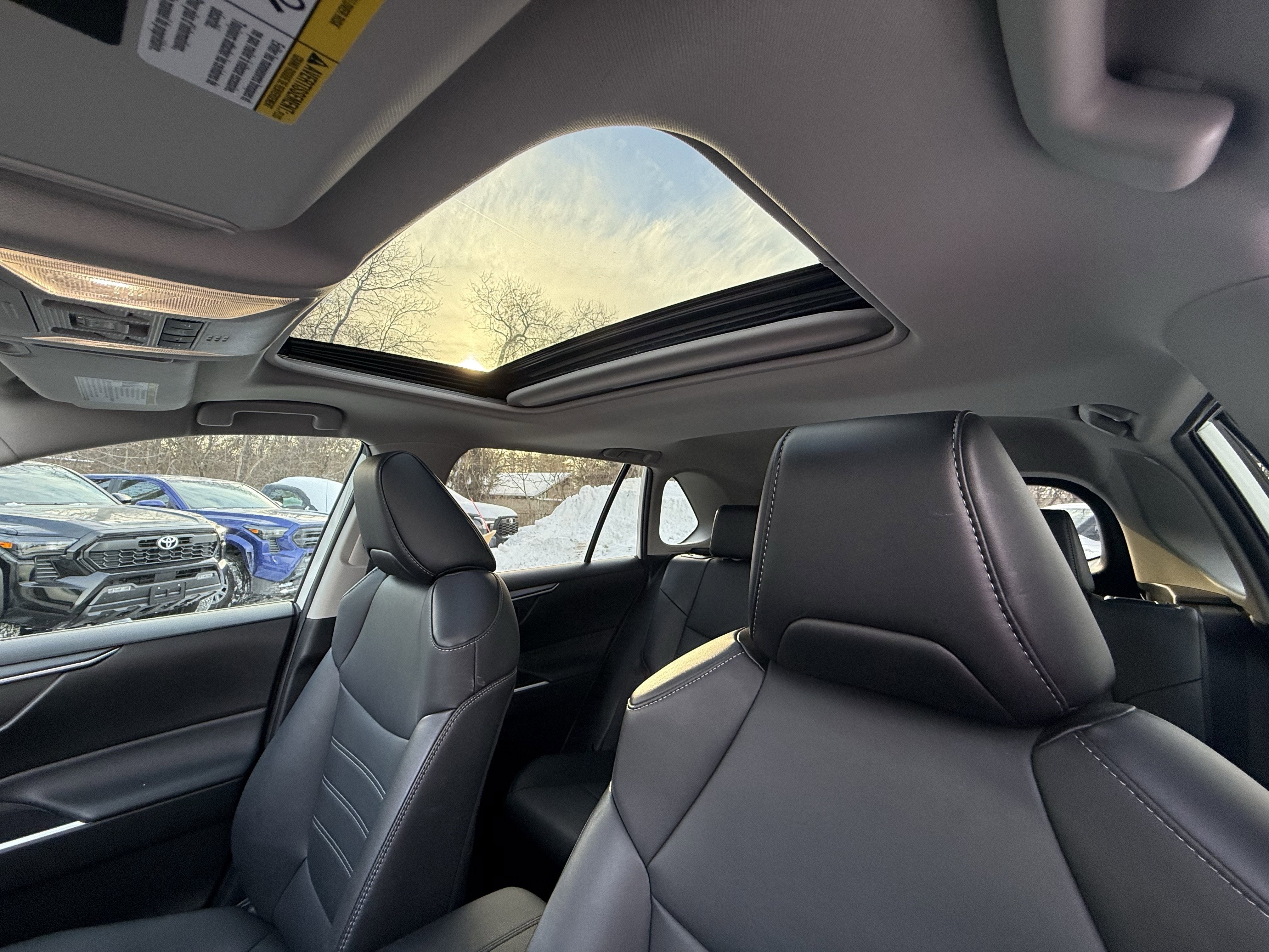 2022 Toyota RAV4 Hybrid XLE Premium