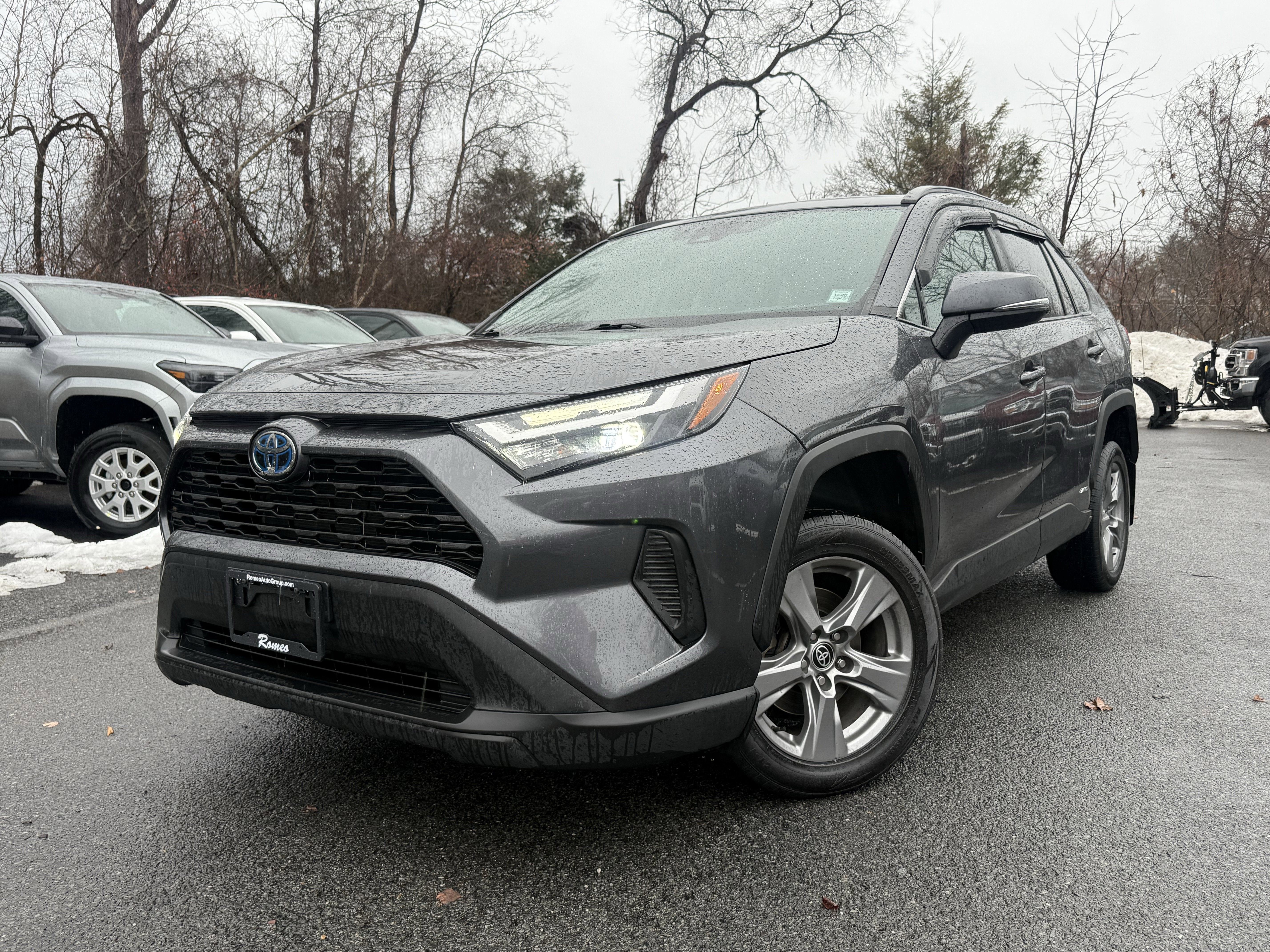 2022 Toyota RAV4 Hybrid XLE