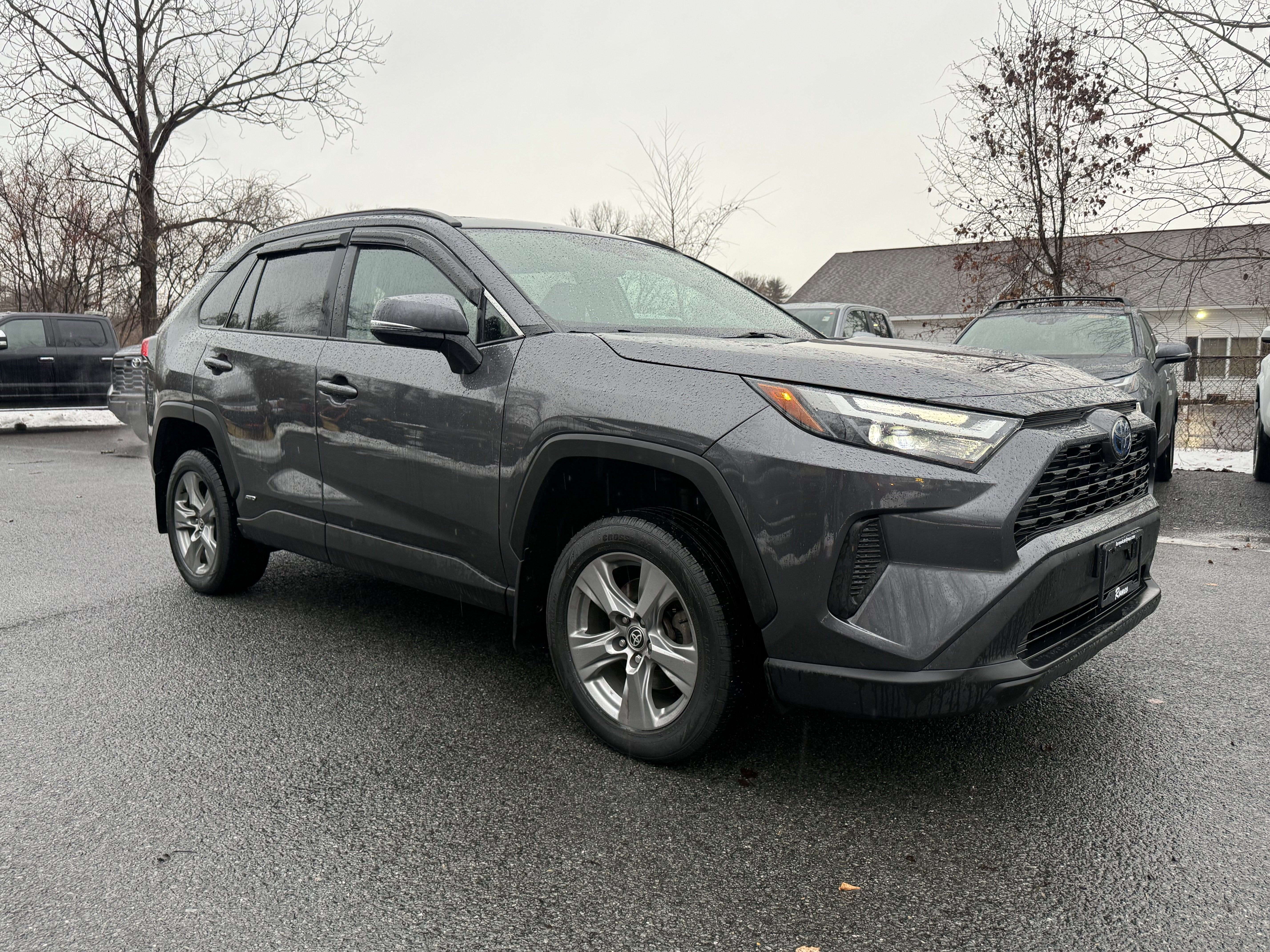 2022 Toyota RAV4 Hybrid XLE
