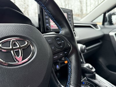 2022 Toyota RAV4 Hybrid XLE