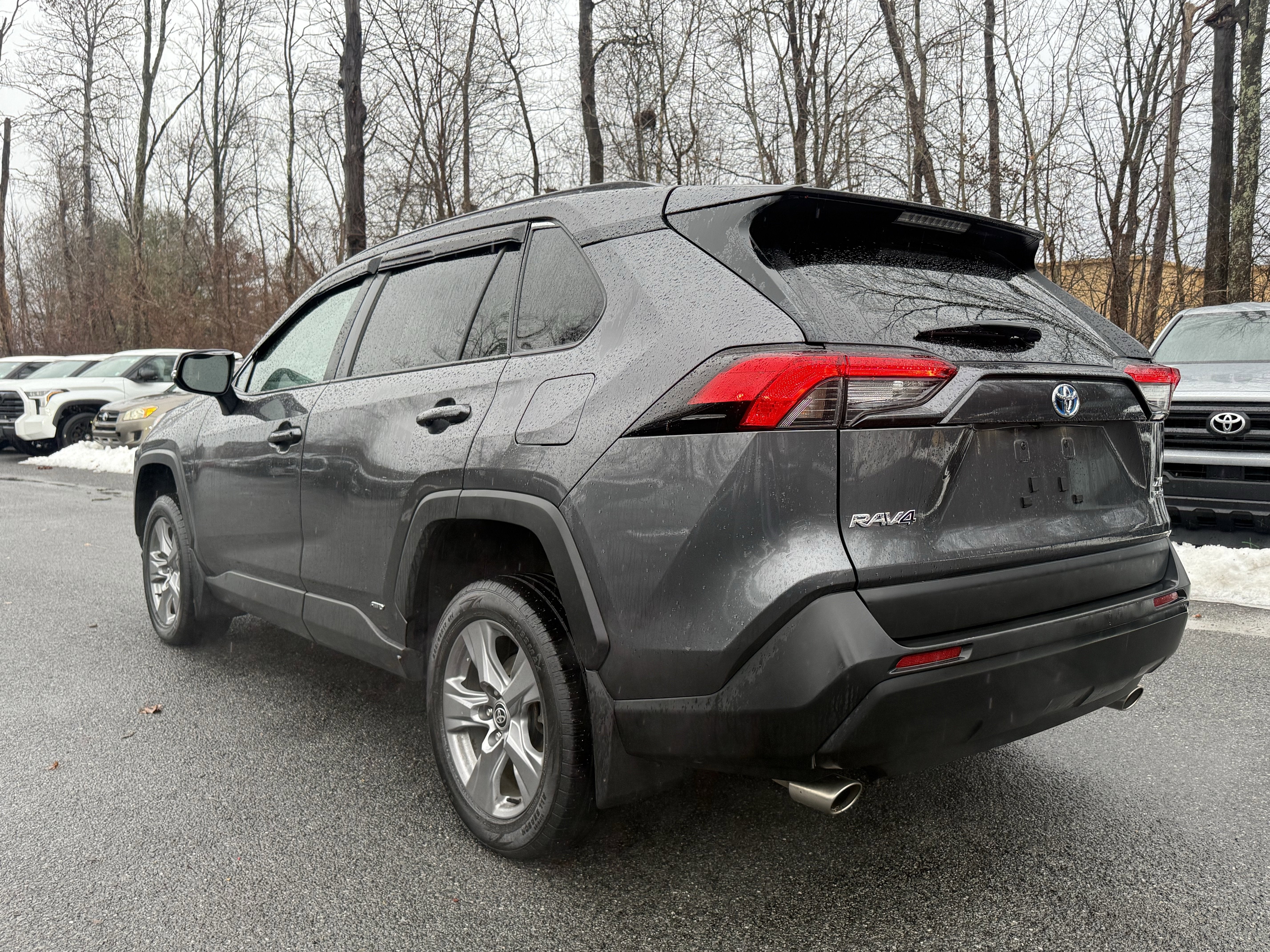 2022 Toyota RAV4 Hybrid XLE