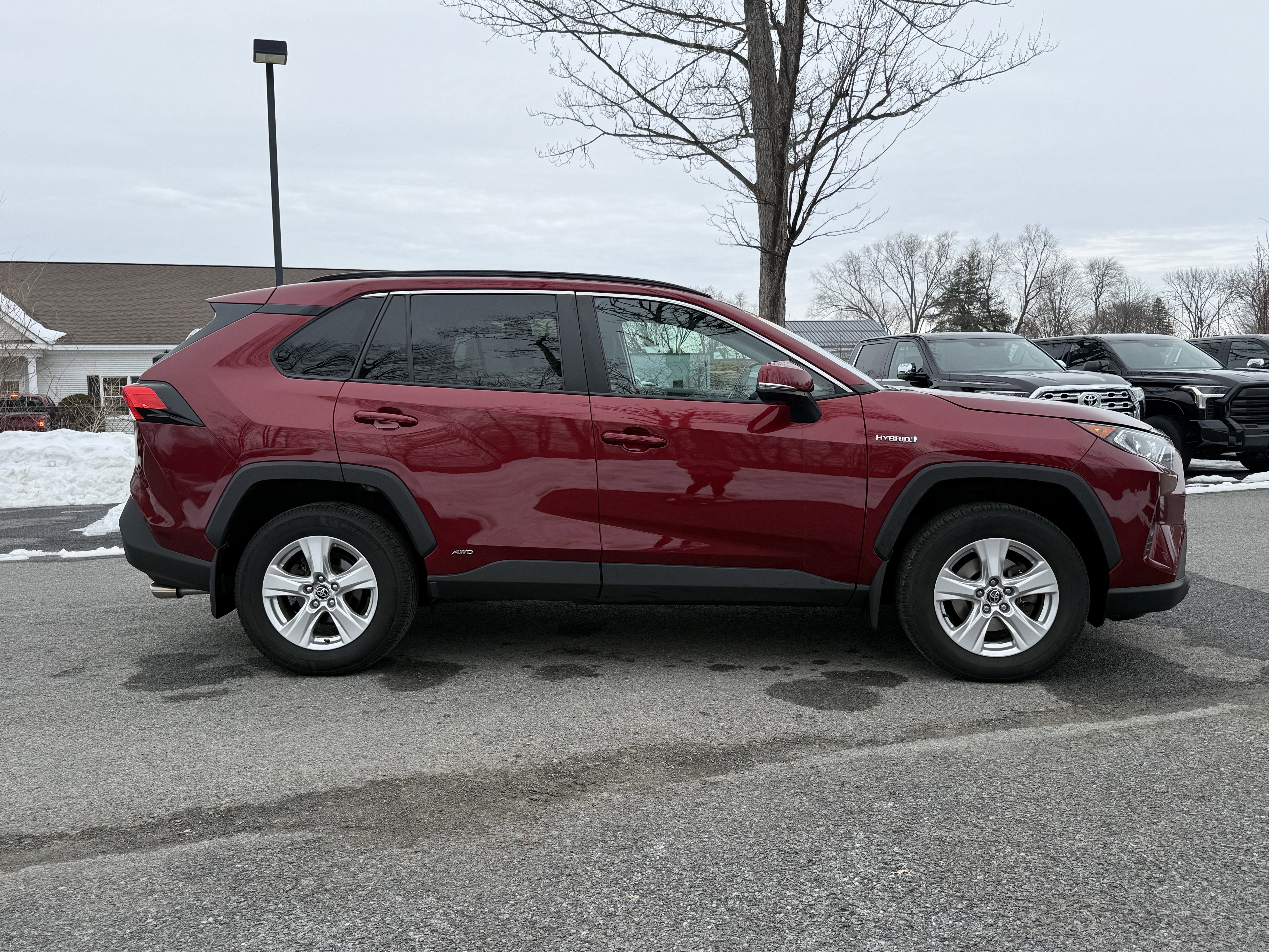 2021 Toyota RAV4 Hybrid XLE