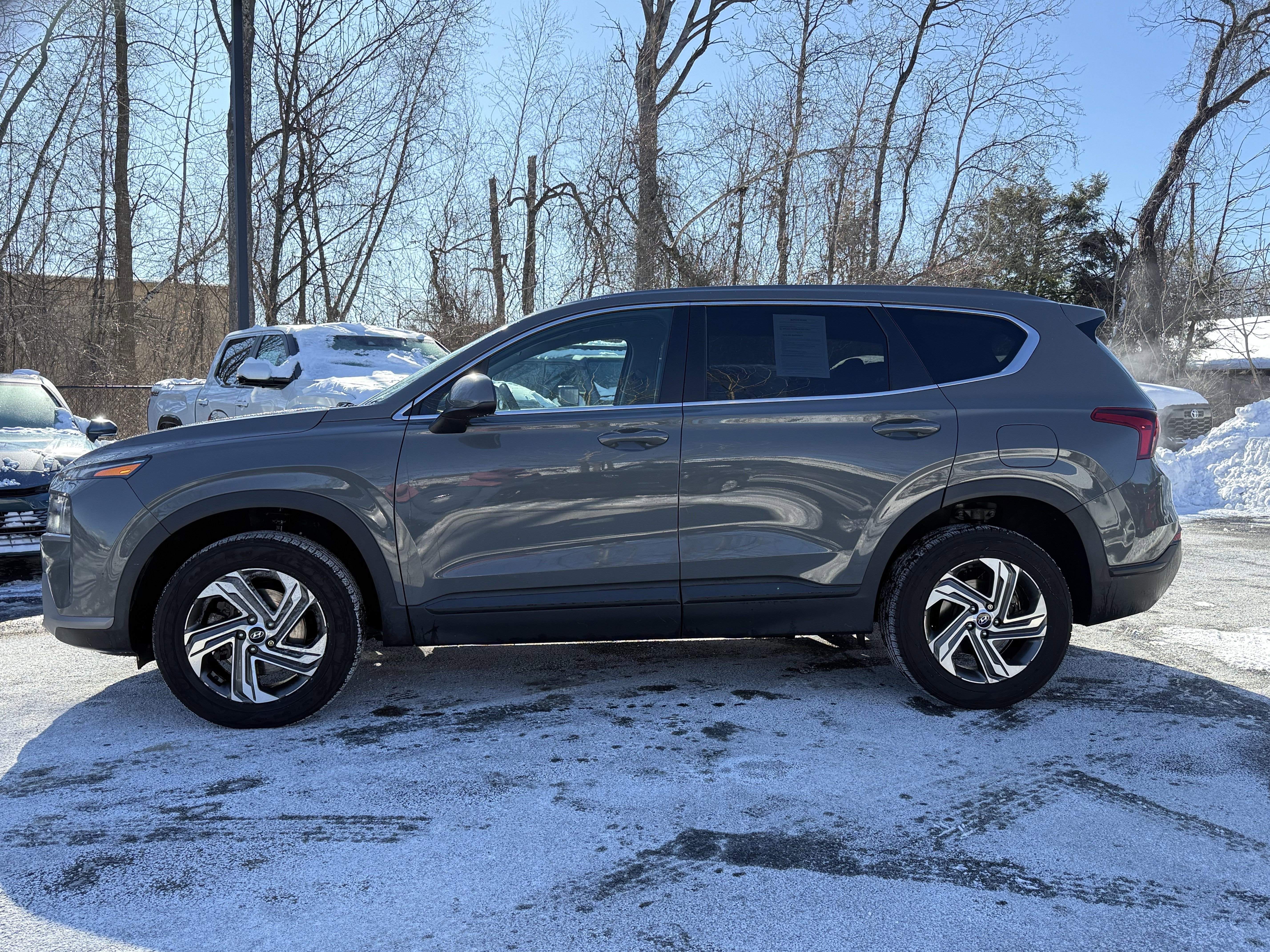 2022 Hyundai Santa Fe SE