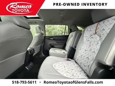 2023 Toyota Highlander Hybrid Bronze Edition