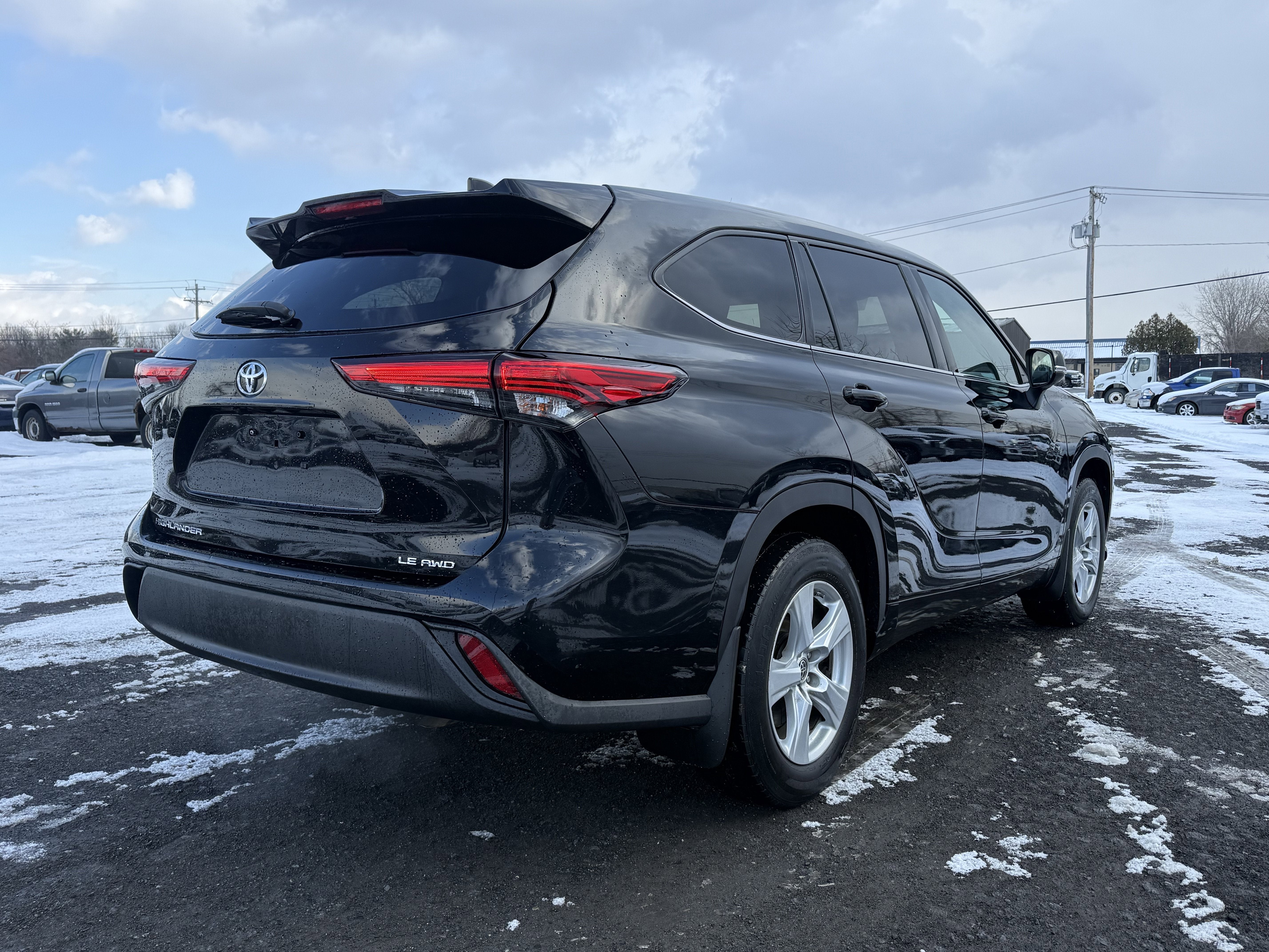 2020 Toyota Highlander LE