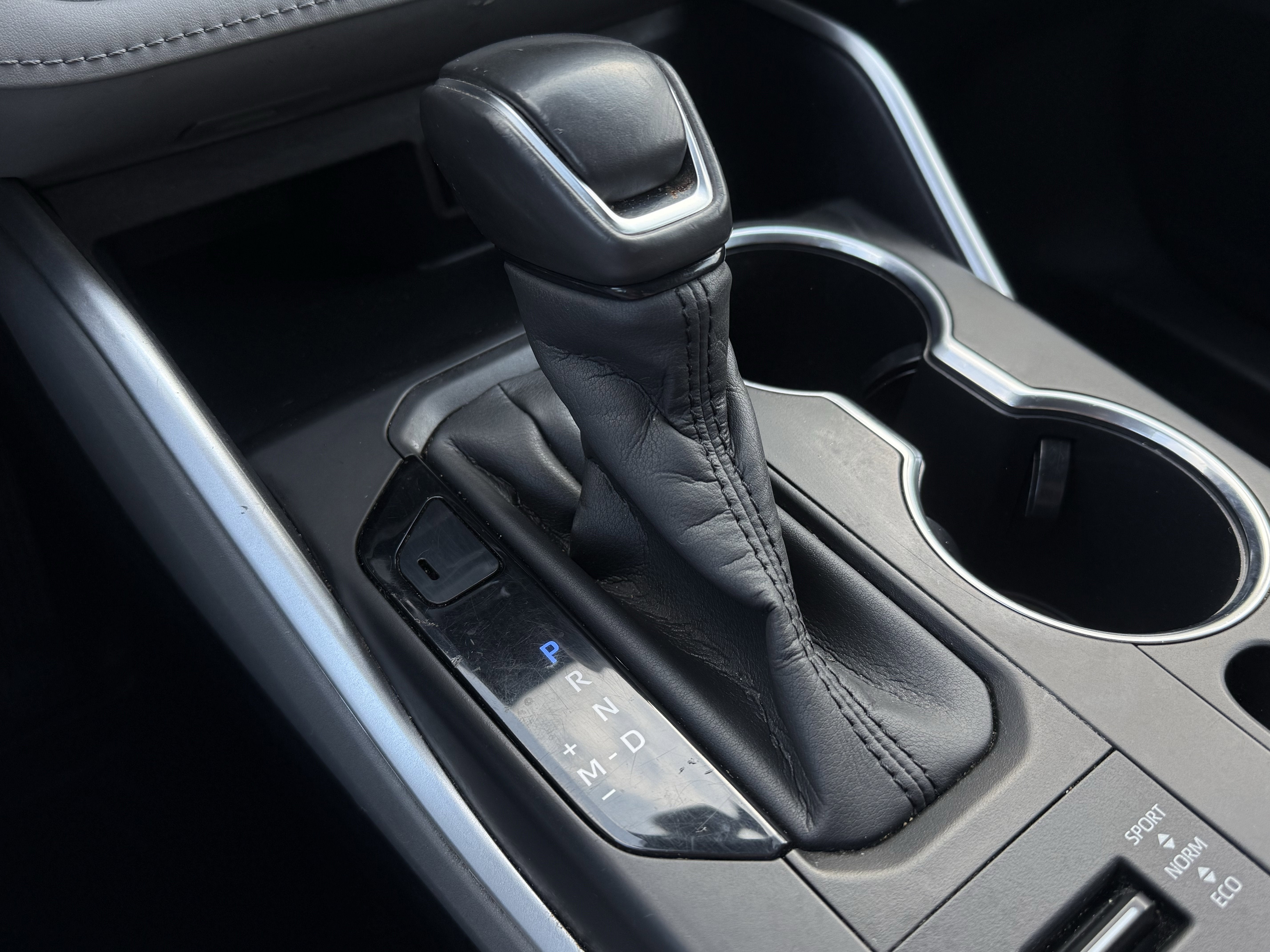 2020 Toyota Highlander LE