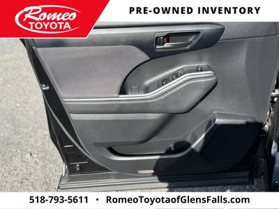 2022 Toyota Highlander LE