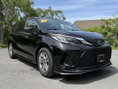 2022 Toyota Sienna XSE 7 Passenger