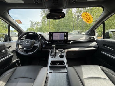 2022 Toyota Sienna XSE 7 Passenger