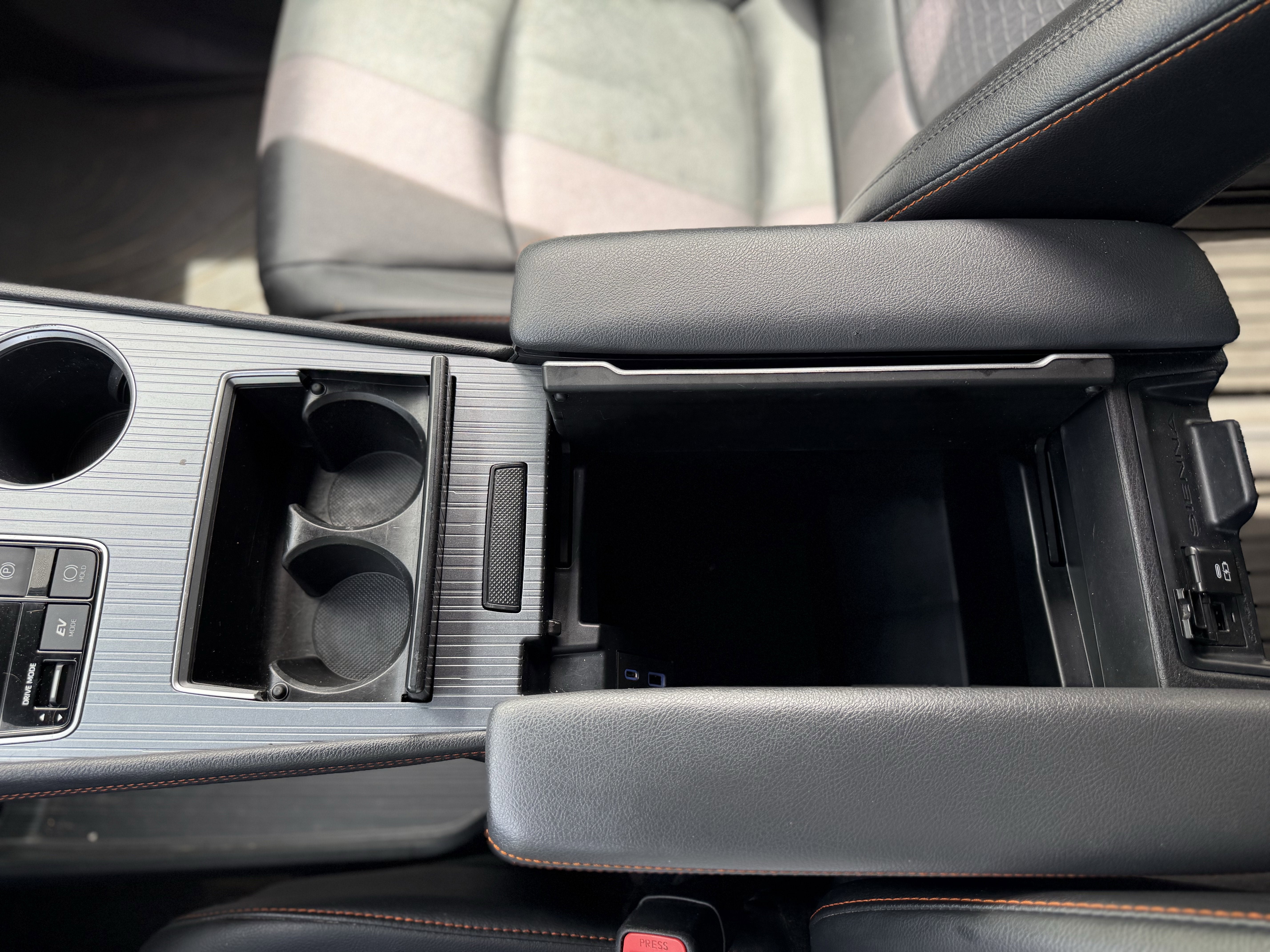2022 Toyota Sienna XSE 7 Passenger