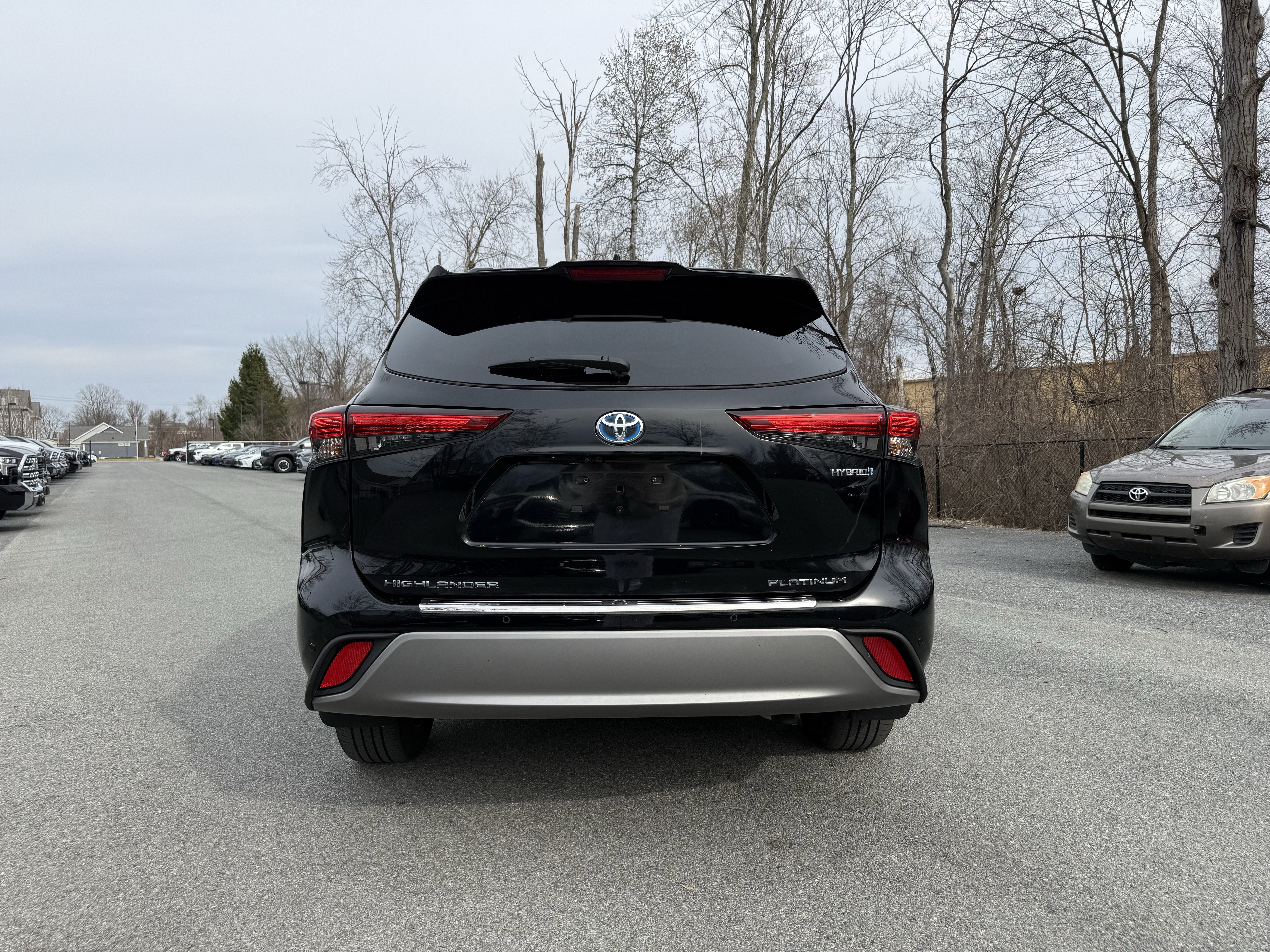 2023 Toyota Highlander Hybrid Platinum