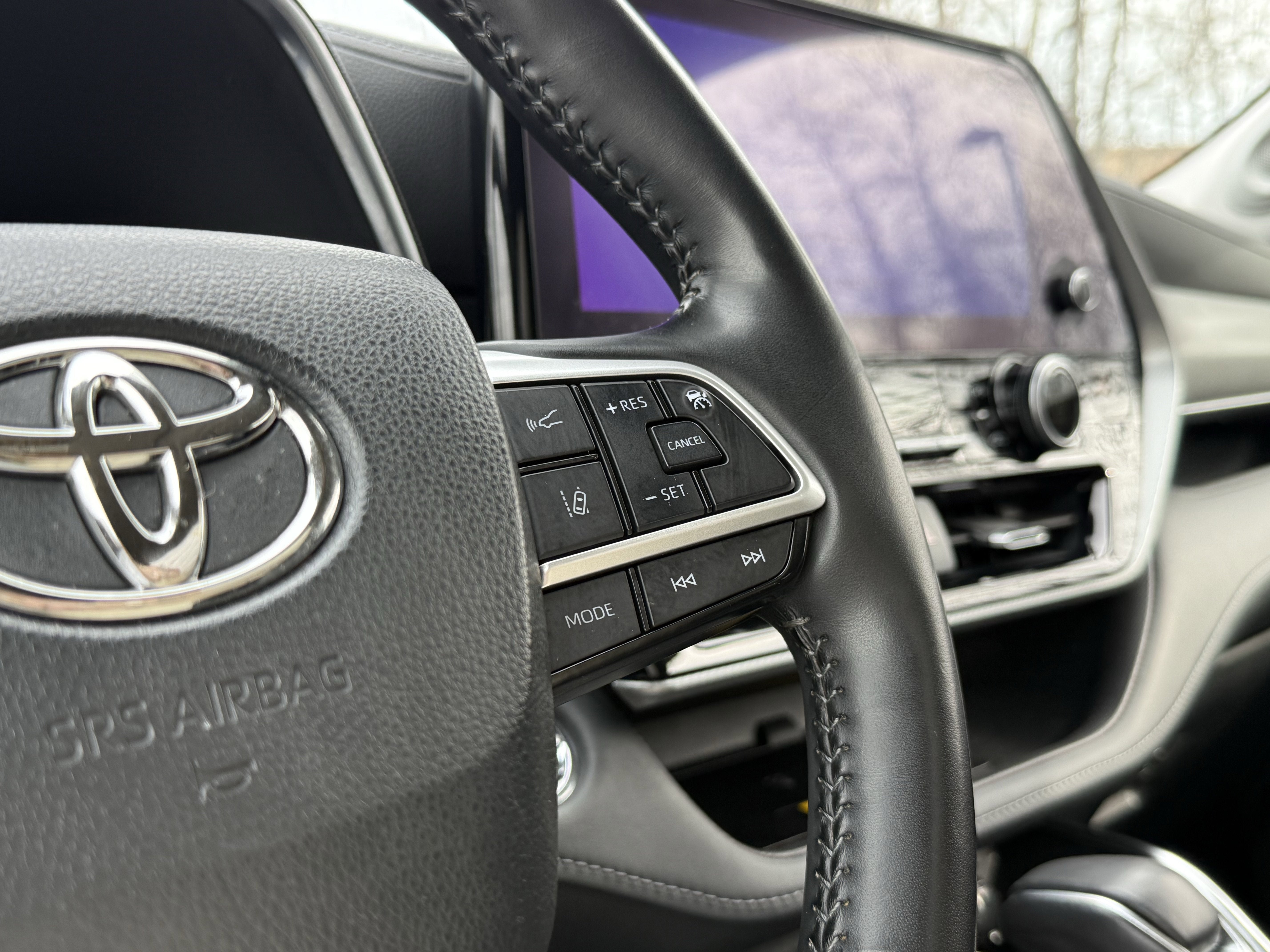 2023 Toyota Highlander Hybrid Platinum