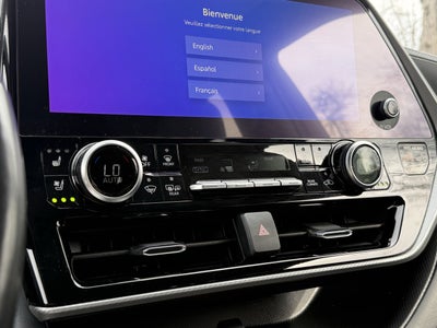 2023 Toyota Highlander Hybrid Platinum